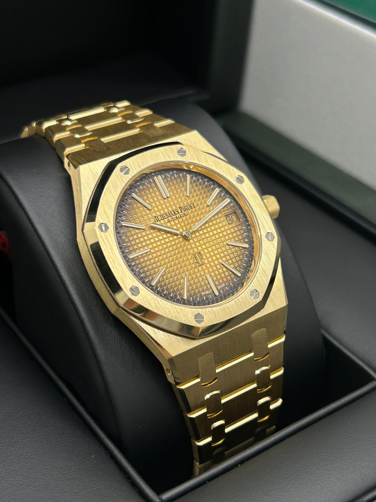 Audemars Piguet Royal Oak "jumbo" 50th Anniversary - Ultrathin Jumbo - 18kt Yellow Gold - Ref16202BA.OO.1240BA.01 - Year 2022