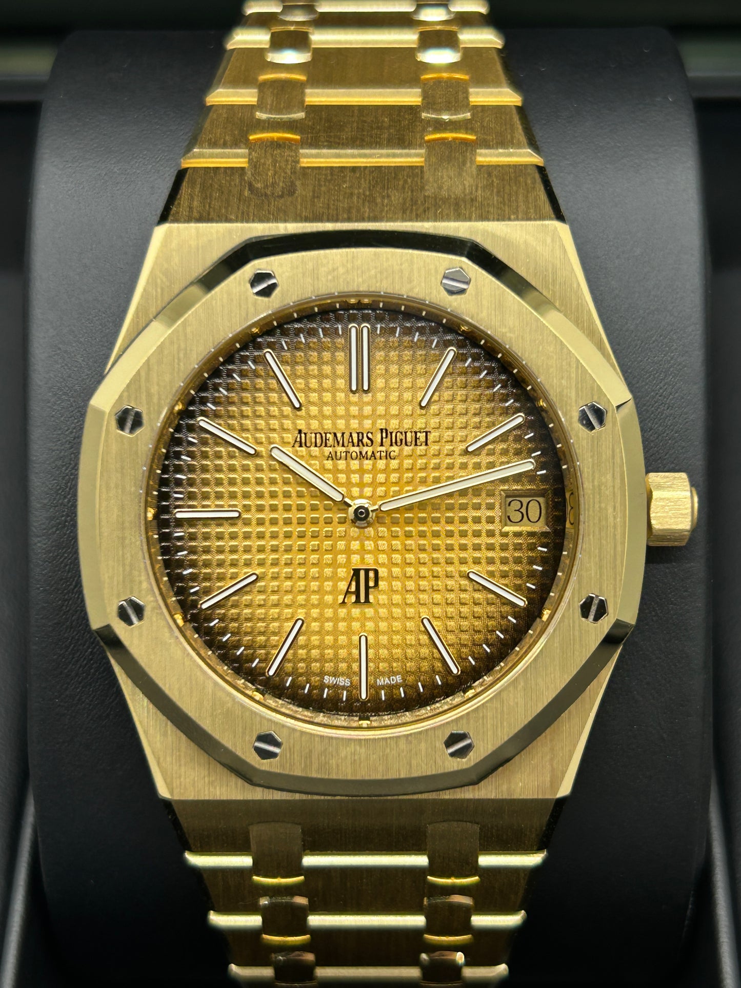Audemars Piguet Royal Oak "jumbo" 50th Anniversary - Ultrathin Jumbo - 18kt Yellow Gold - Ref16202BA.OO.1240BA.01 - Year 2022