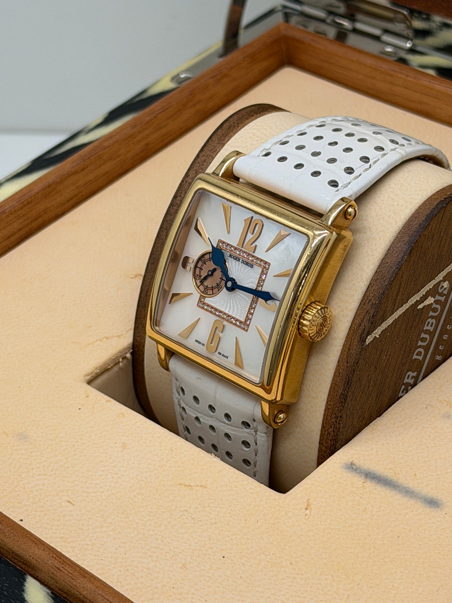 Roger Dubuis Golden Square - 18Kt Rose Gold - MOP Diamonds Dial Ref G34985