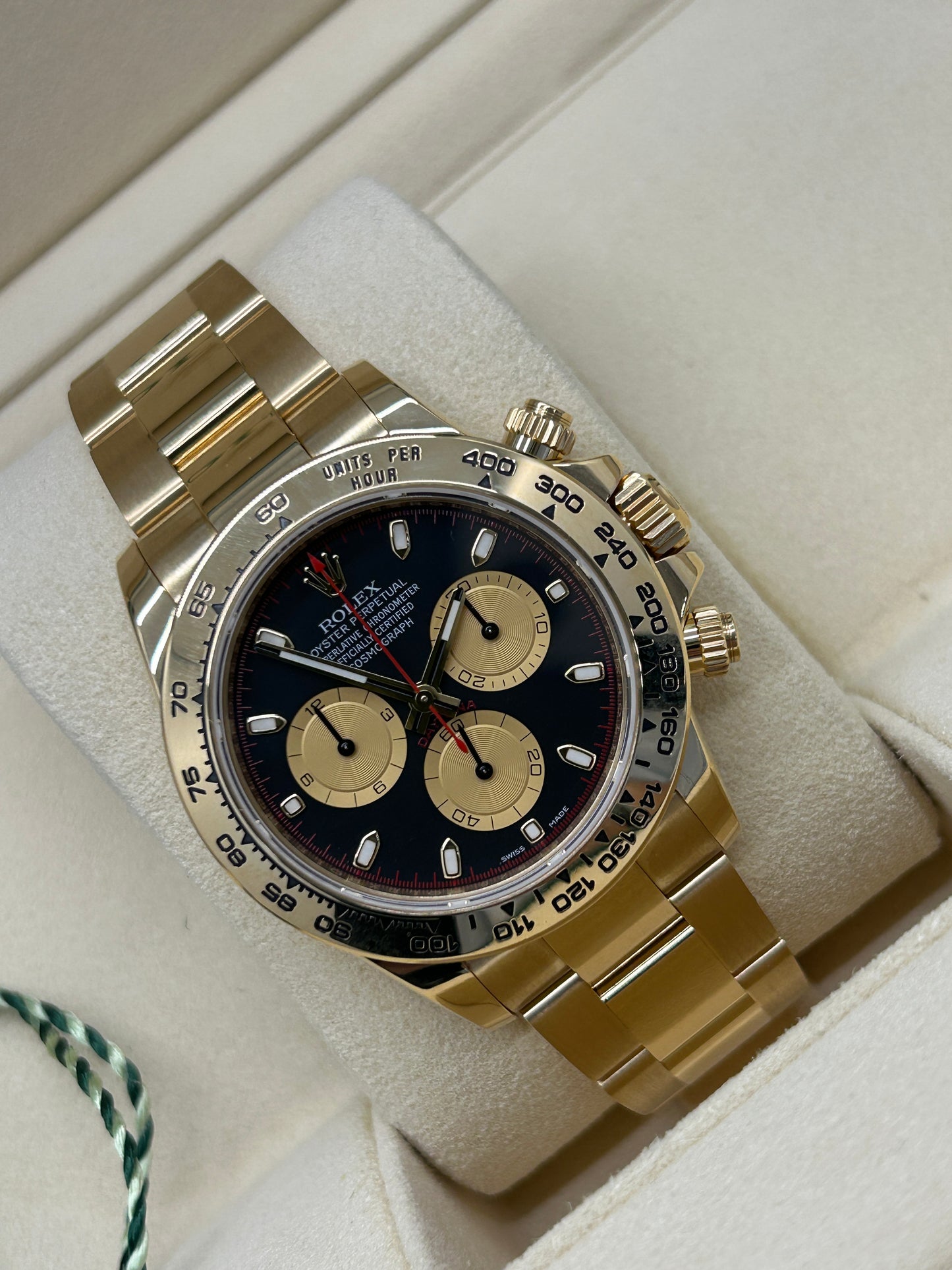 Rolex Daytona - 18Kt Yellow Gold - Black Dial - Partially Stickered - Ref 116508 - Year 2016