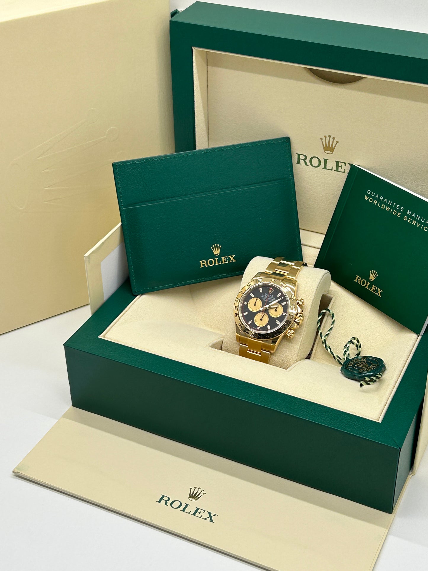 Rolex Daytona - 18Kt Yellow Gold - Black Dial - Partially Stickered - Ref 116508 - Year 2016