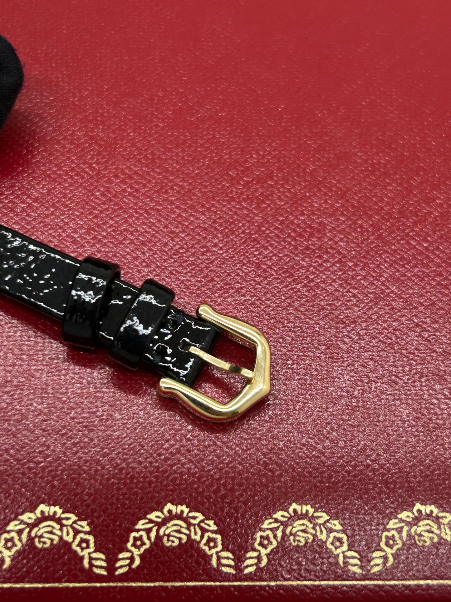 Cartier Baignoire 18Kt Yellow Gold - Quartz - Ref WGBA0041 - New 2025