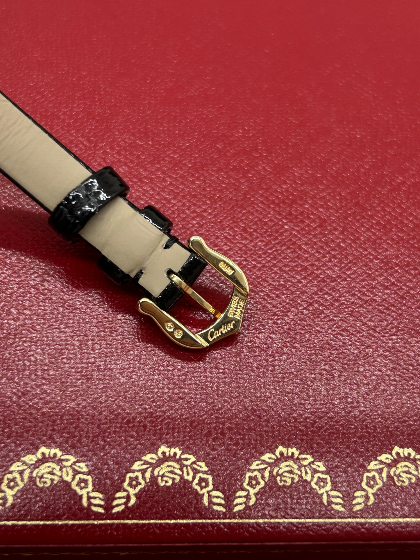Cartier Baignoire 18Kt Yellow Gold - Quartz - Ref WGBA0041 - New 2025