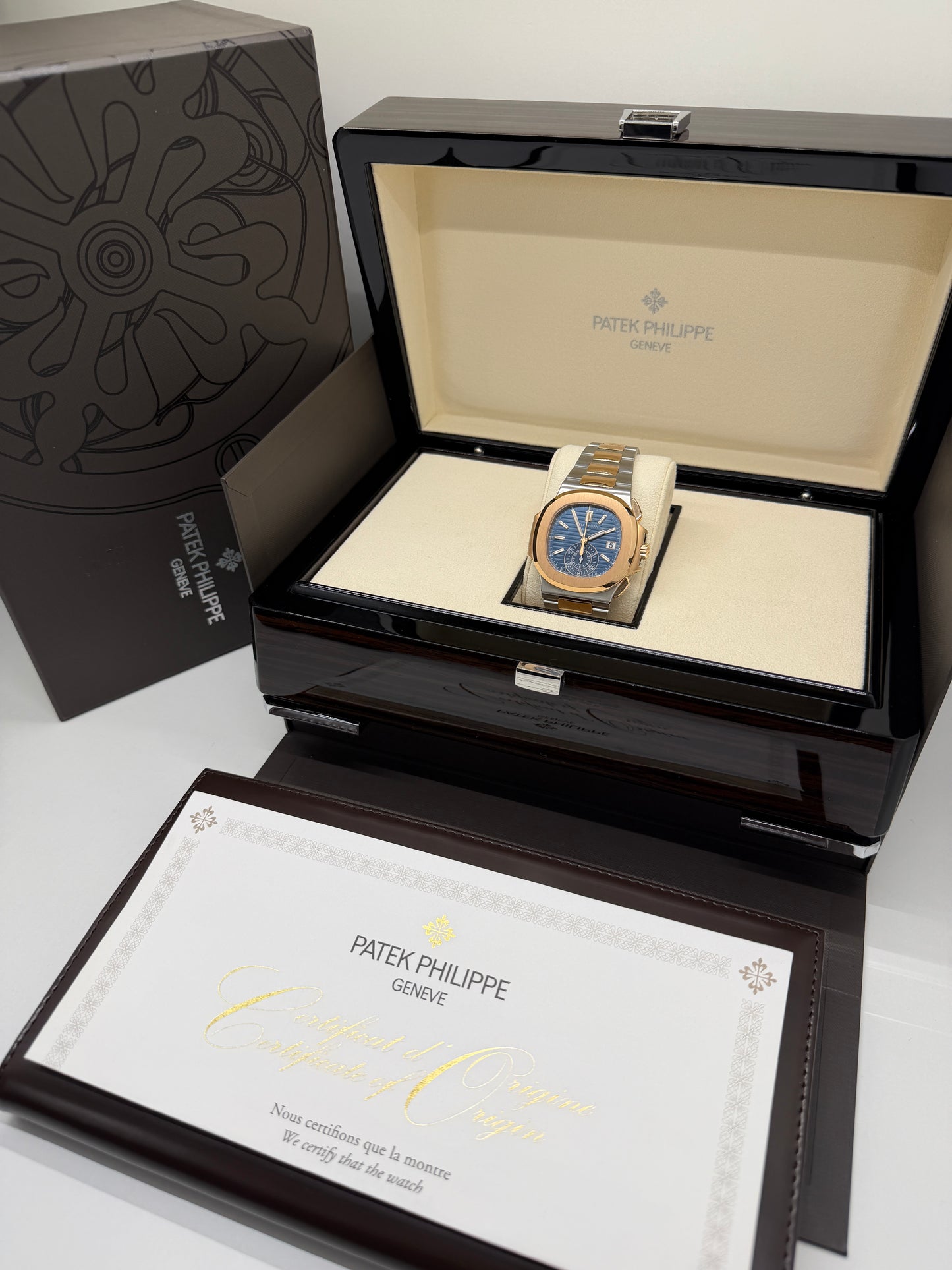 Patek Philippe Nautilus Blue Dial - 18Kt Yellow Gold & Steel Ref. 5980/1AR-001 - Unworn - Year 2021