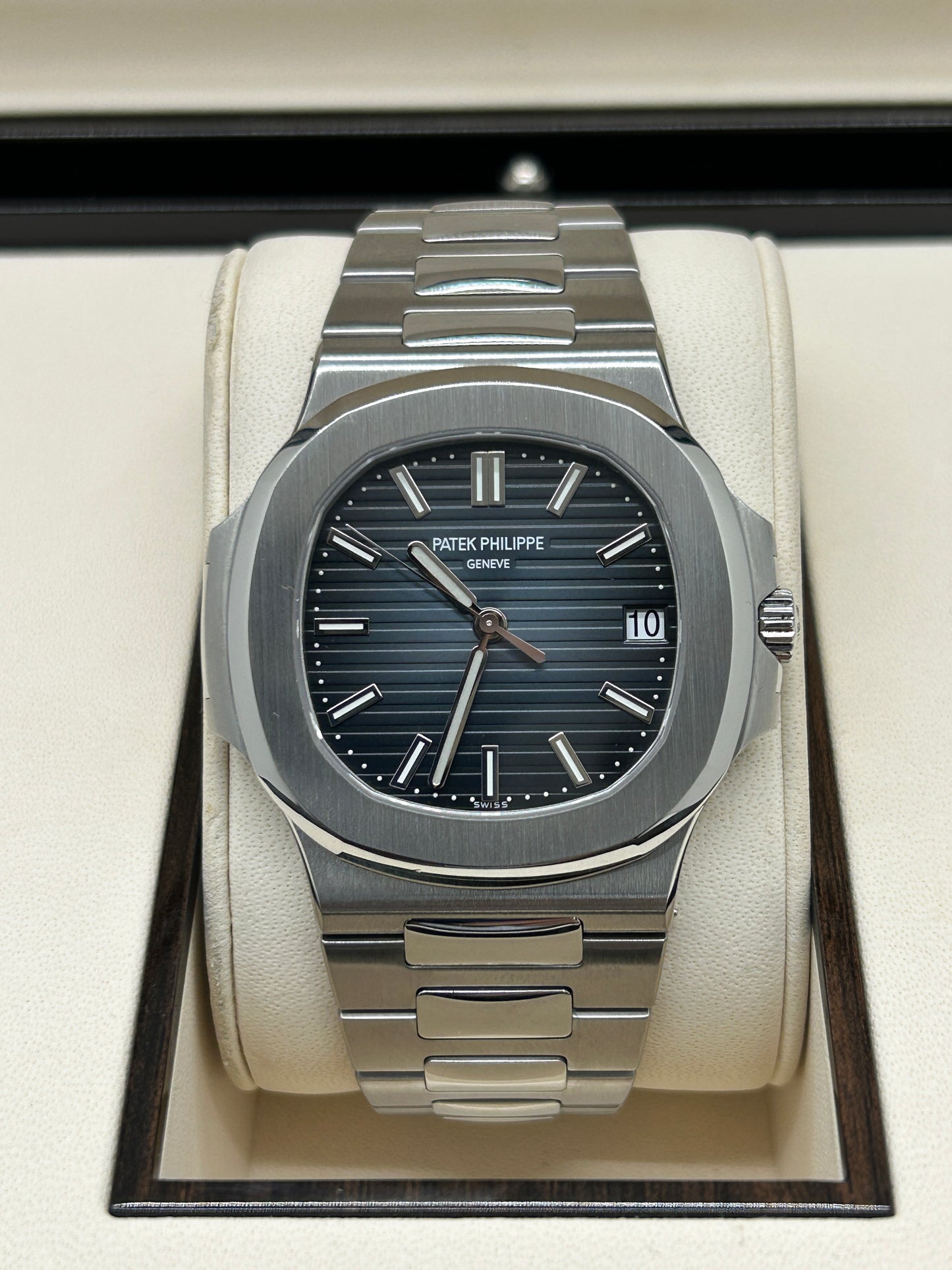 Patek Philippe Nautilus - Blue Dial - Ref 5711/1A-010 - Service 2024 - Year 2018