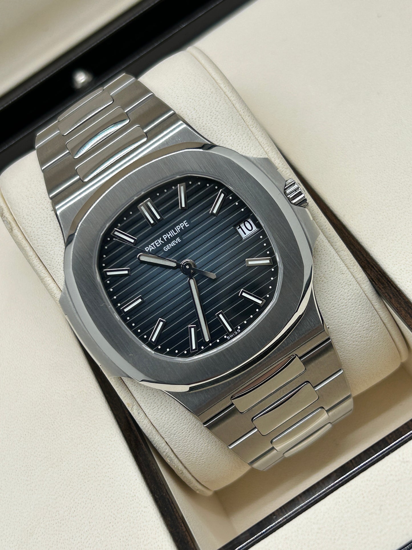 Patek Philippe Nautilus - Blue Dial - Ref 5711/1A-010 - Service 2024 - Year 2018