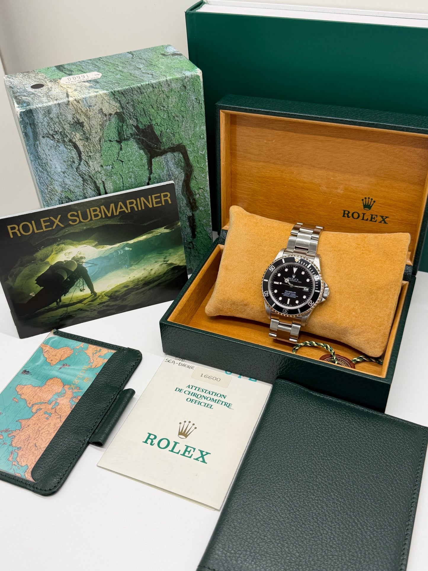 Rolex Sea-Dweller 4000 Ref 16600 - Year 1995