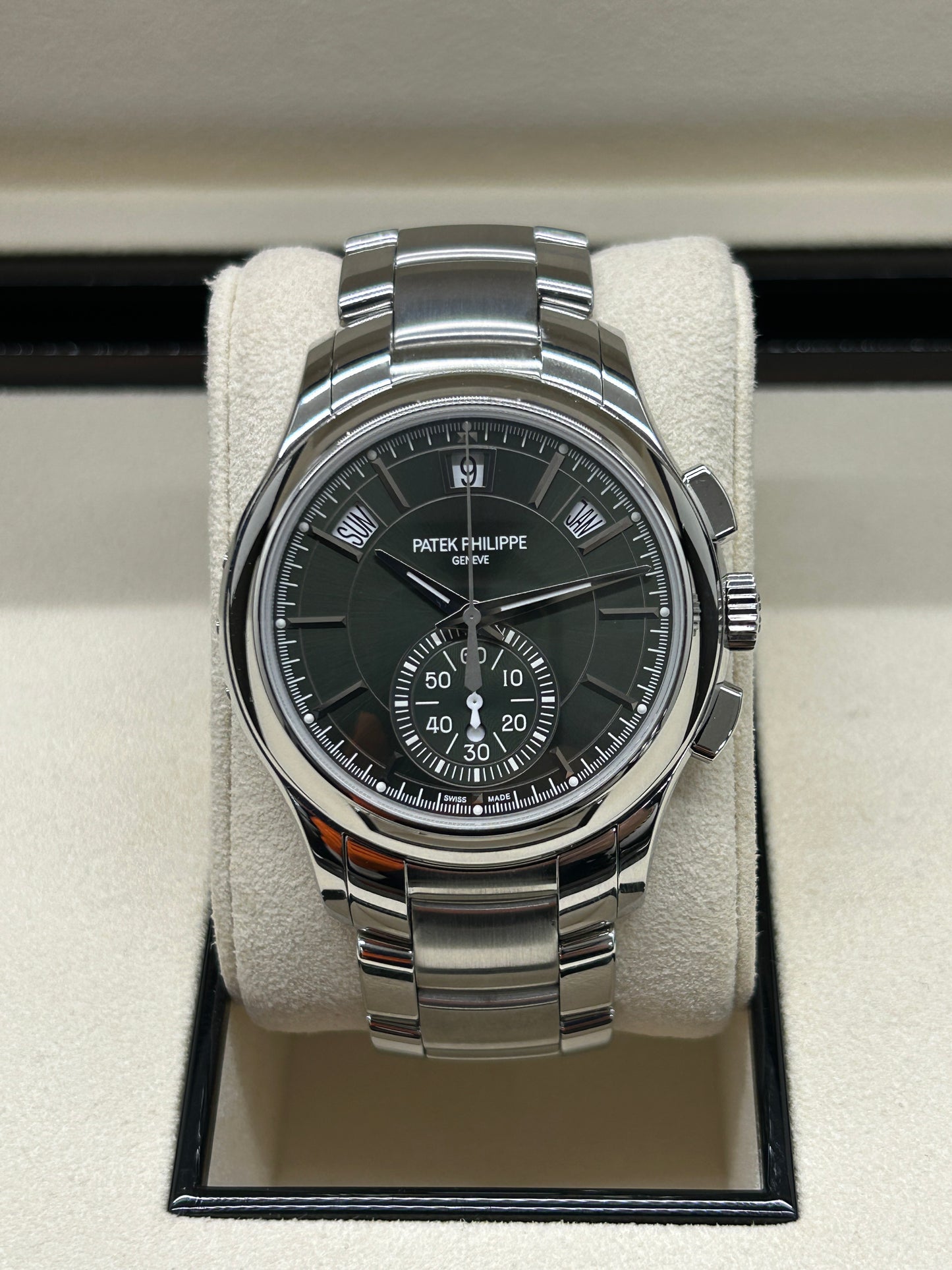 Patek Philippe Annual Calendar Complications - Green Dial - Ref 5905/1A-001 - Year 2021
