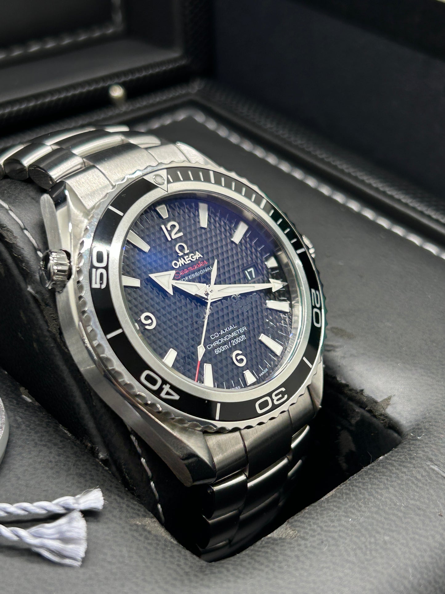 Omega Seamaster Planet Ocean Quantum Of Solace Limited Edition 007 - Ref. 222.30.46.20.01.001 - Year 2009