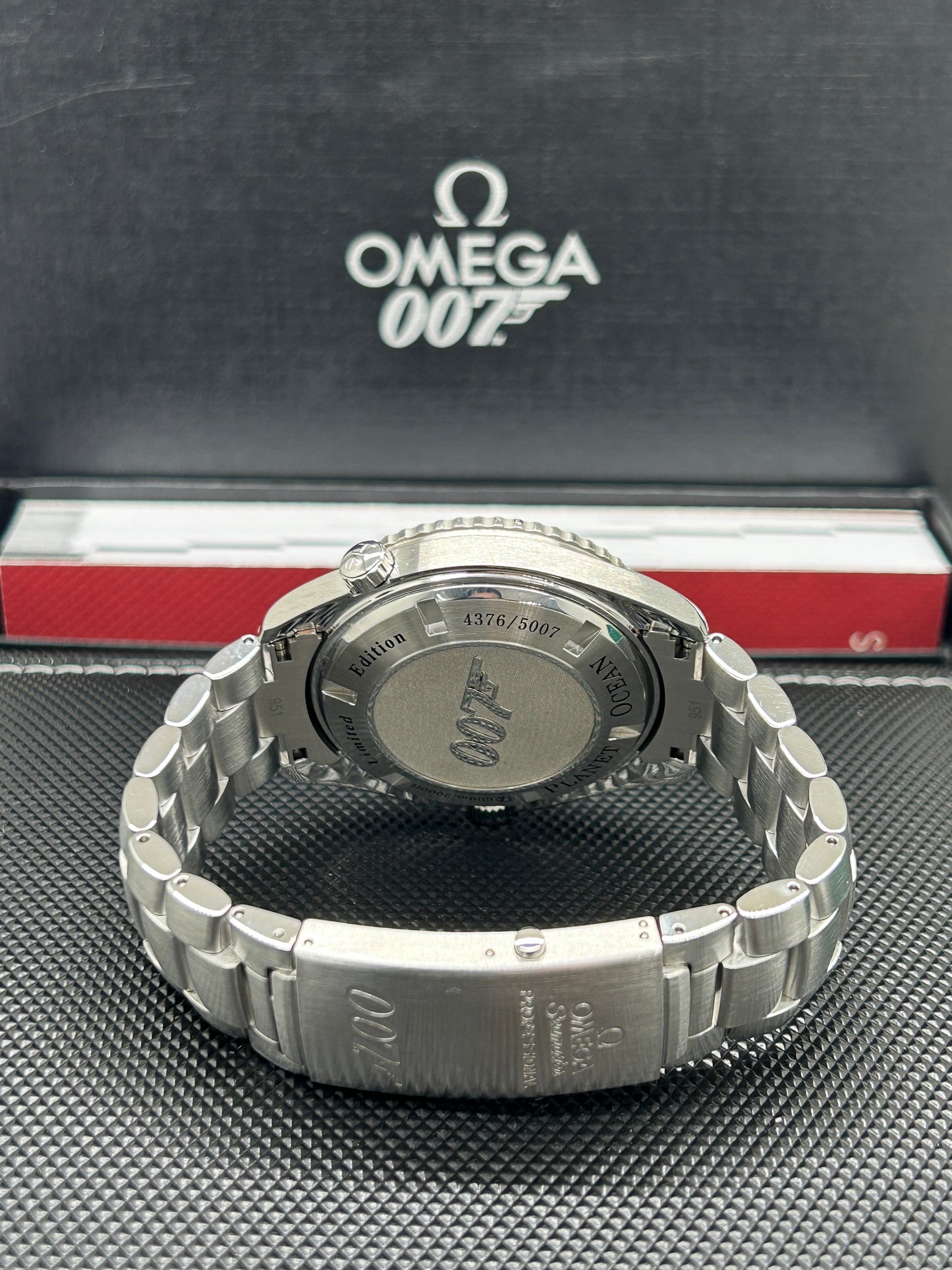 Omega Seamaster Planet Ocean Quantum Of Solace Limited Edition 007 - Ref. 222.30.46.20.01.001 - Year 2009