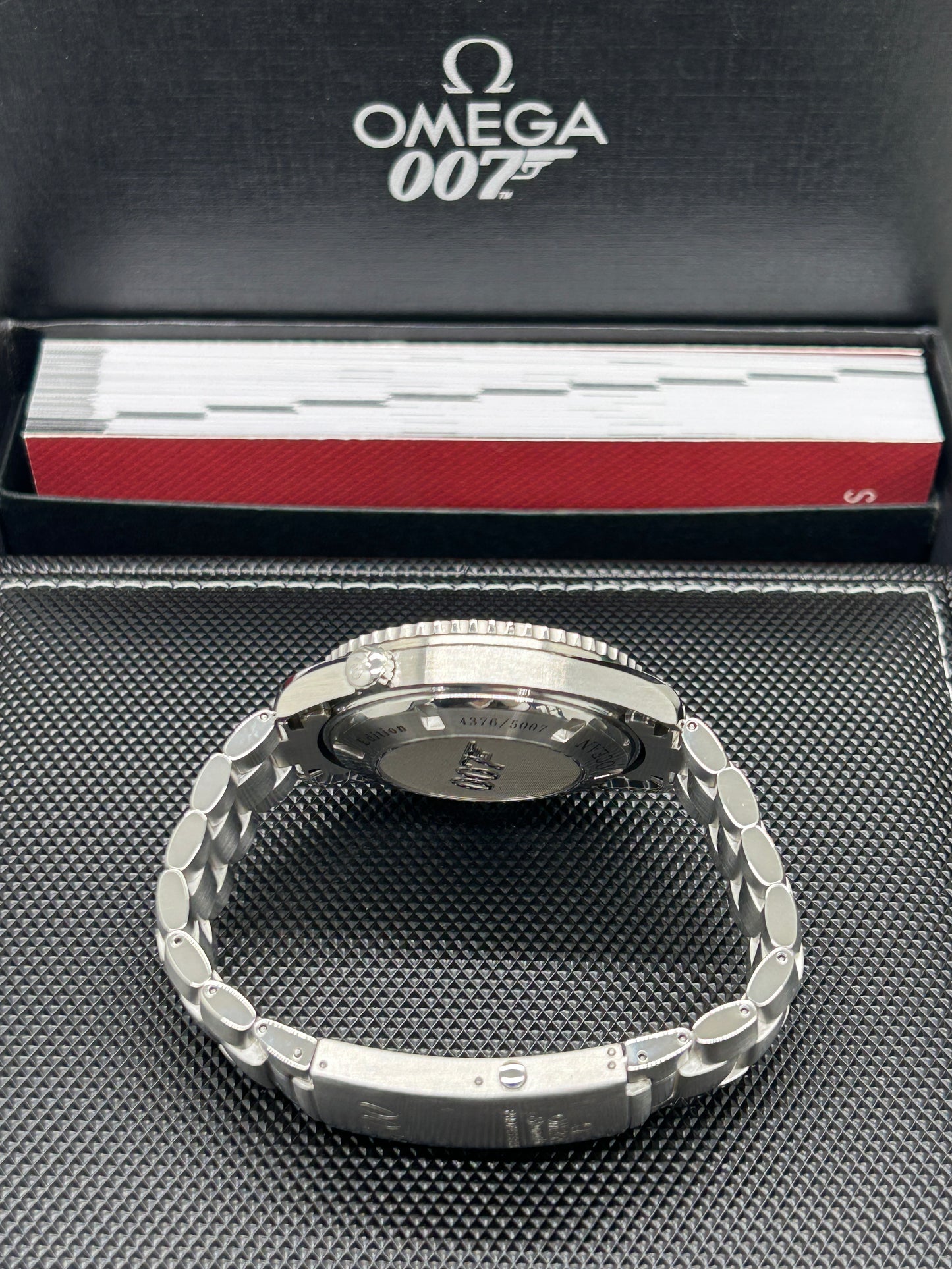 Omega Seamaster Planet Ocean Quantum Of Solace Limited Edition 007 - Ref. 222.30.46.20.01.001 - Year 2009