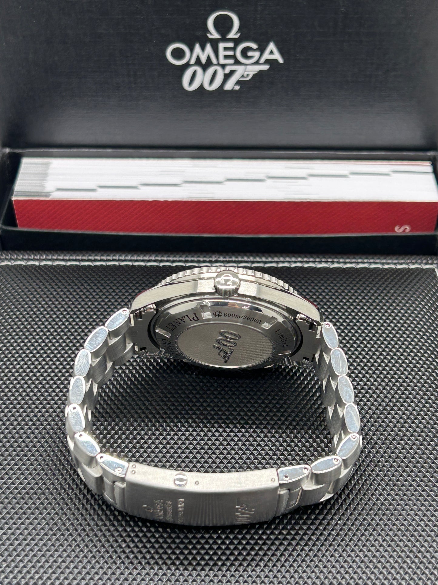 Omega Seamaster Planet Ocean Quantum Of Solace Limited Edition 007 - Ref. 222.30.46.20.01.001 - Year 2009