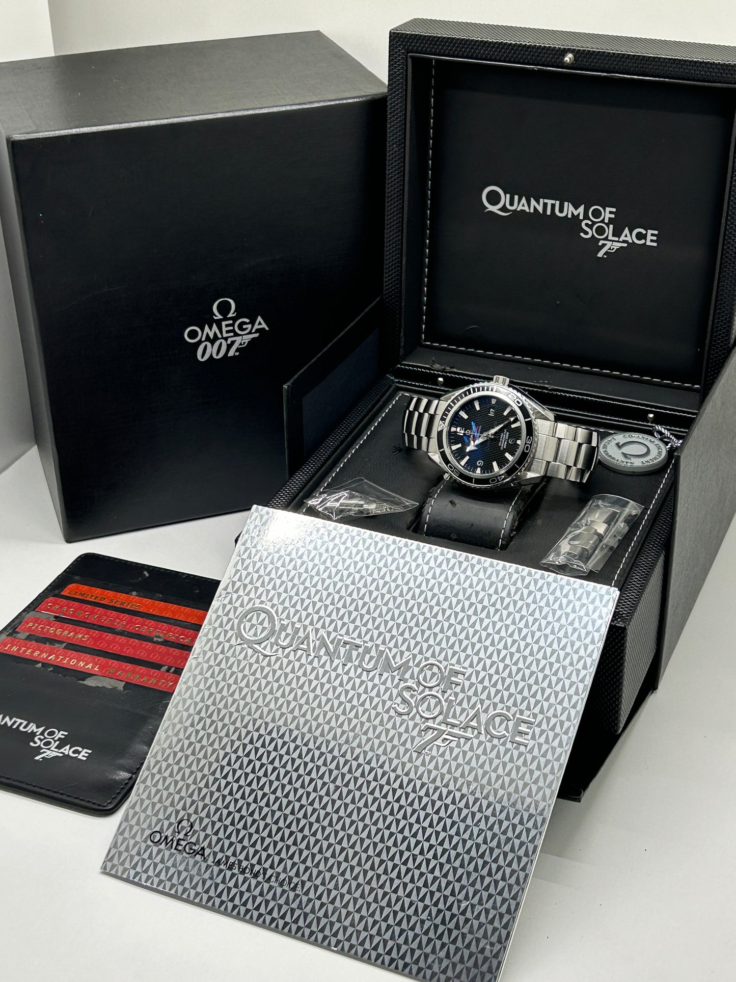 Omega Seamaster Planet Ocean Quantum Of Solace Limited Edition 007 - Ref. 222.30.46.20.01.001 - Year 2009