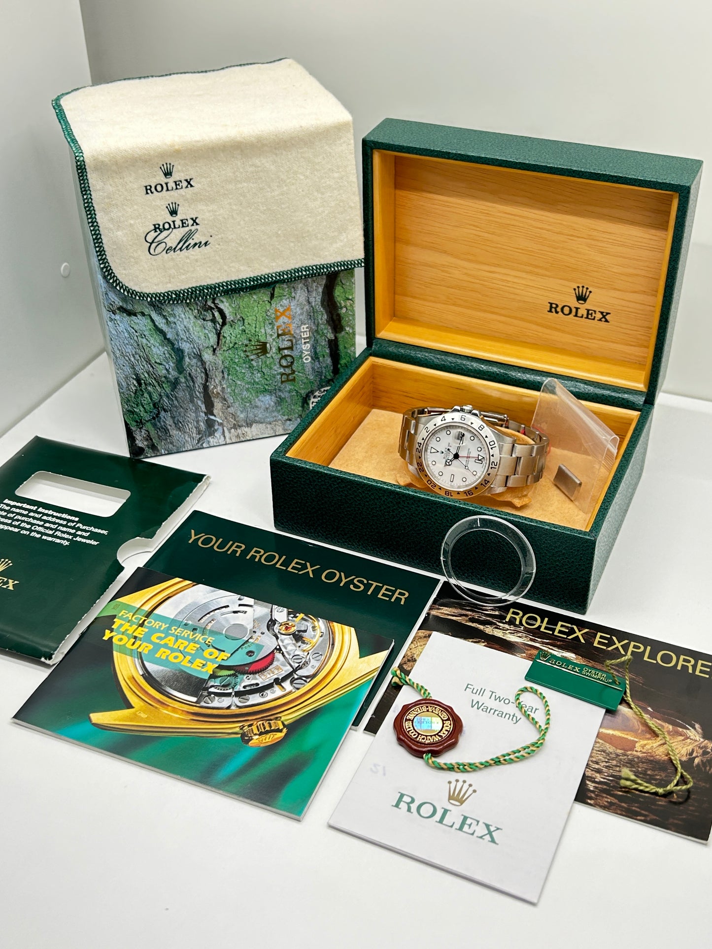 Rolex Explorer II - White Dial - Ref 16570 - Year 2004