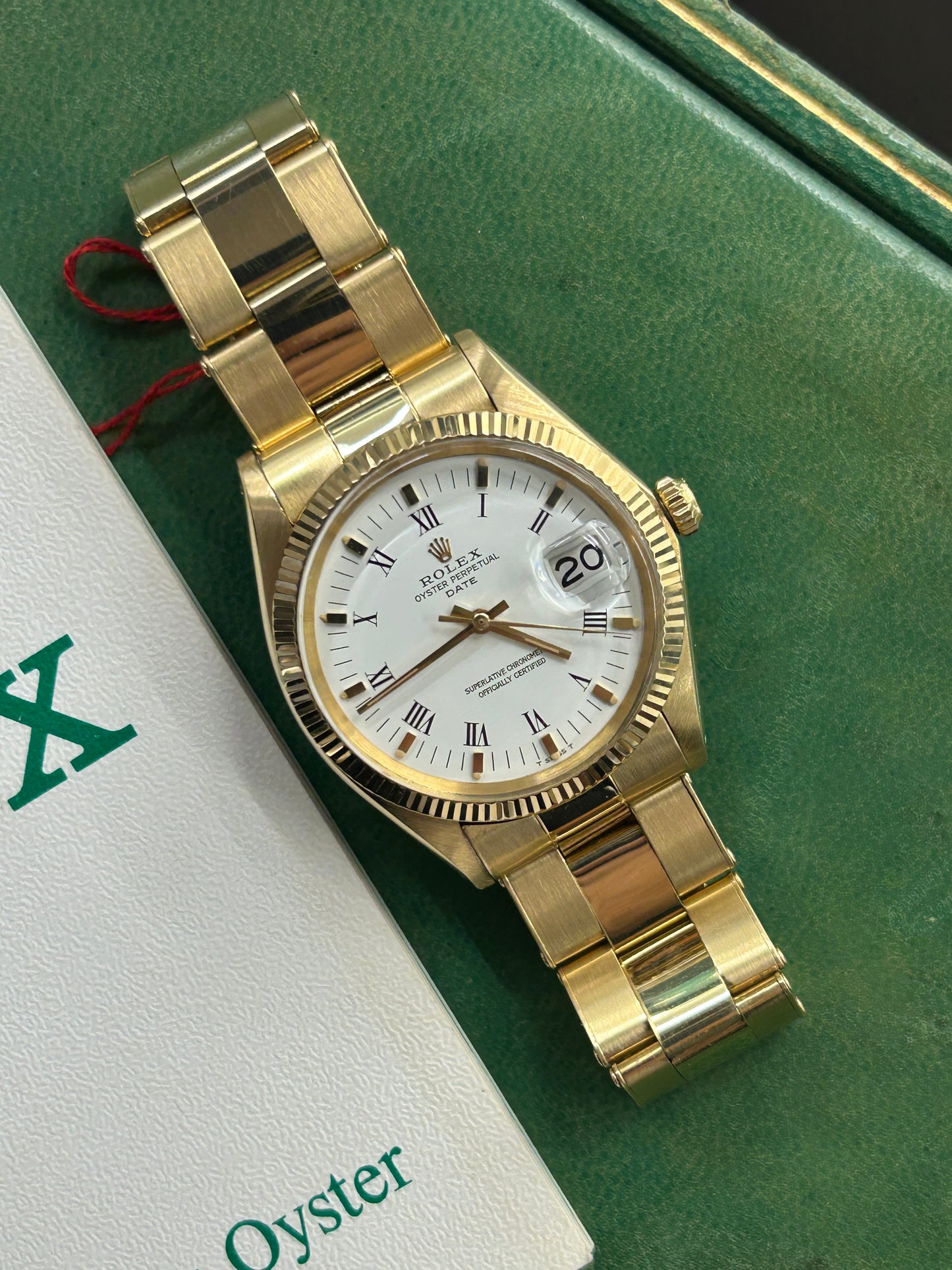 Rolex Oyster Perpetual Date 34mm - 18kt Yellow Gold - White Dial - Ref. 1503 - Year 1970