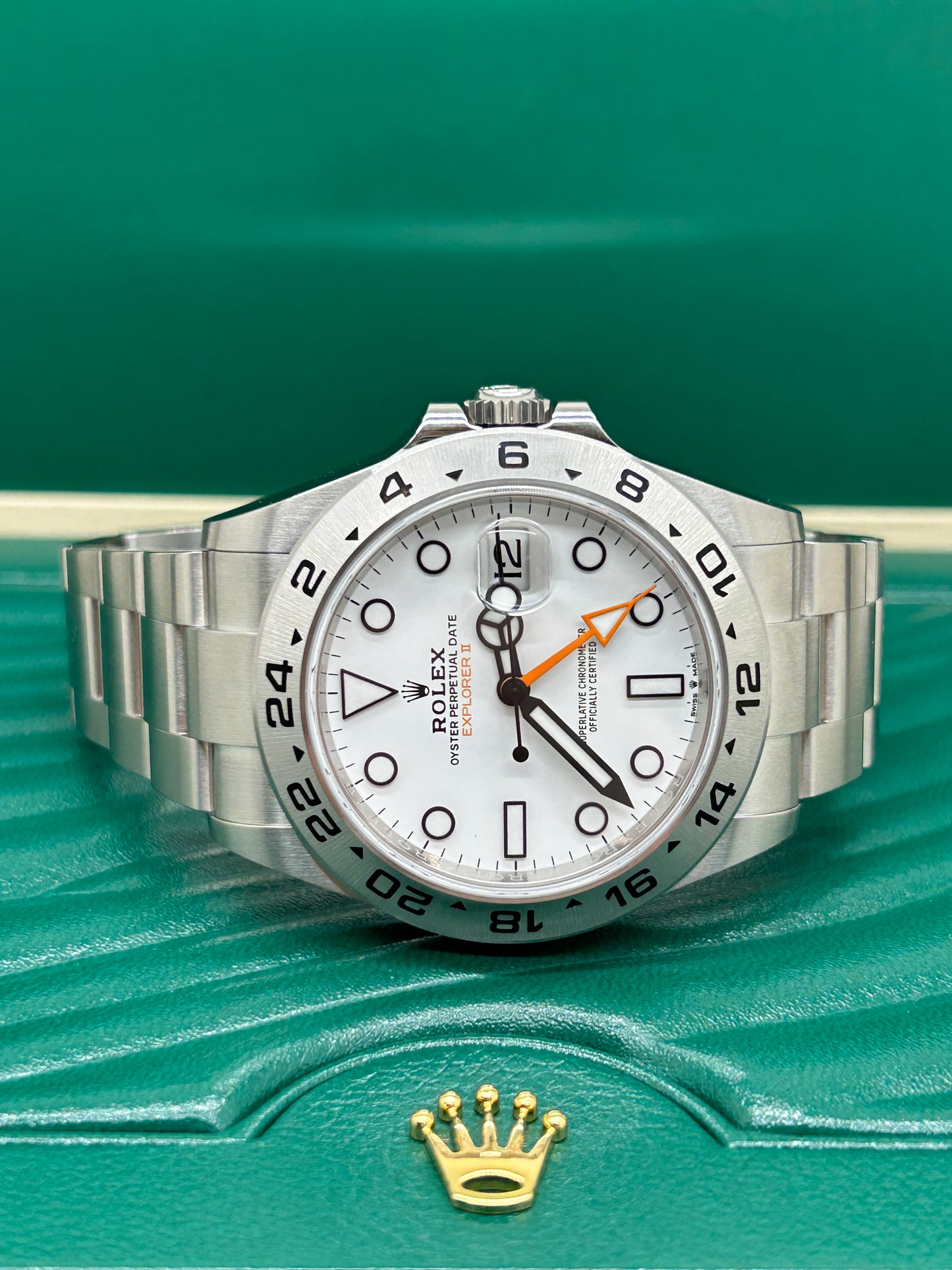 Rolex Explorer II - White Dial - Ref 226570 - Year 2024 - Like new, Unworn