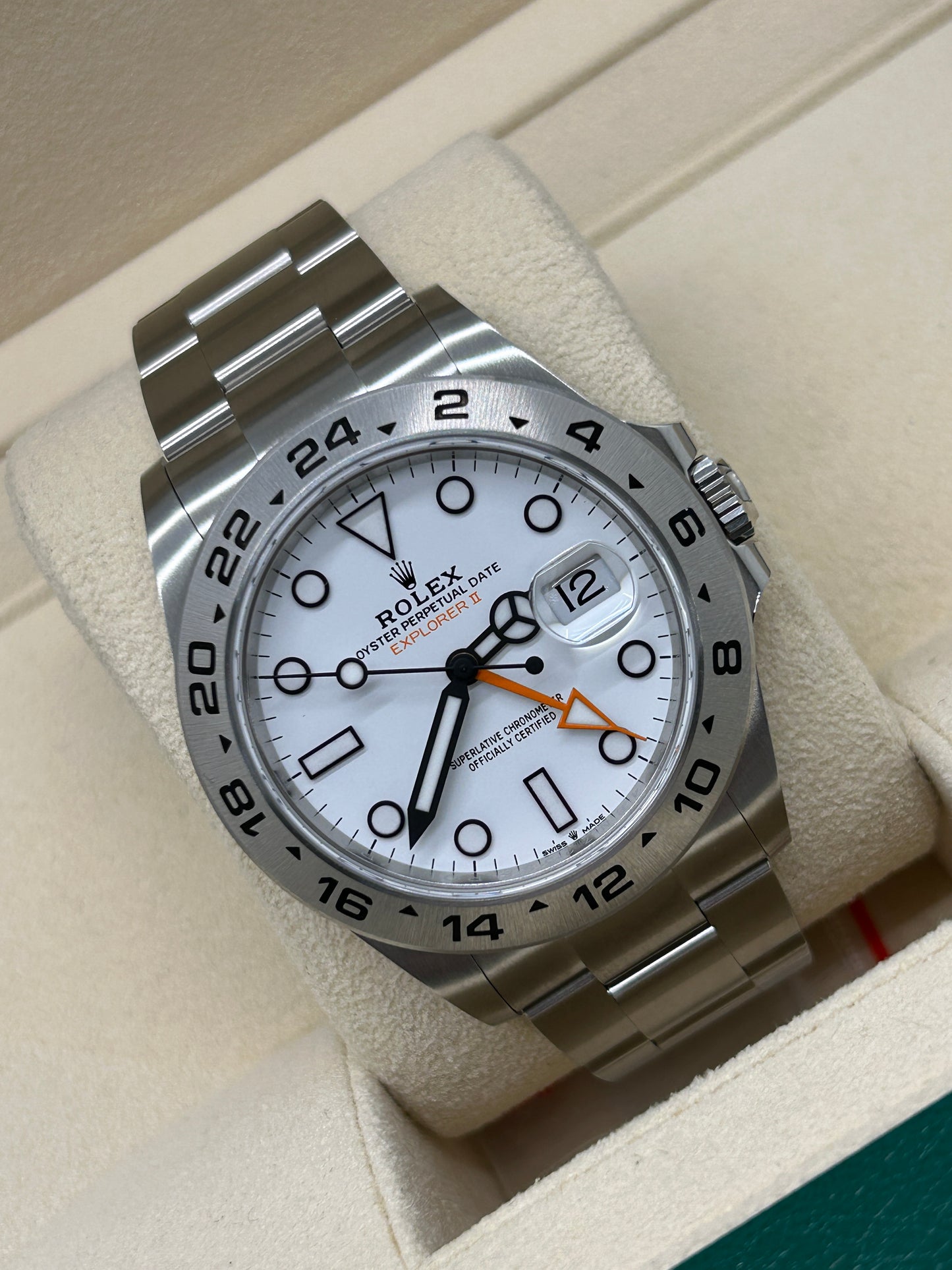 Rolex Explorer II - White Dial - Ref 226570 - Year 2024 - Like new, Unworn