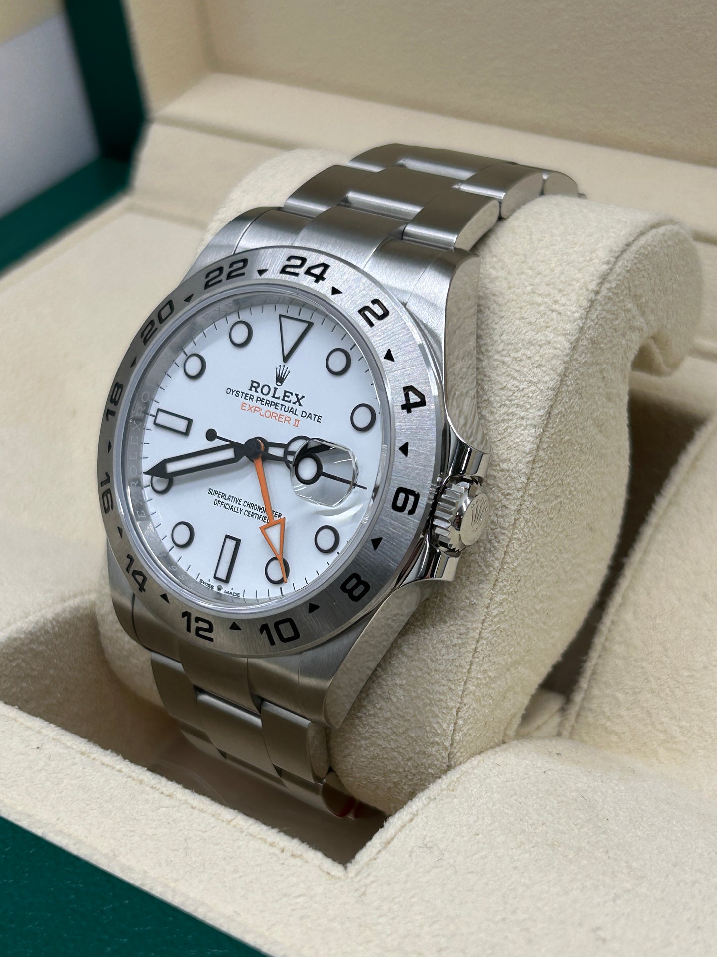 Rolex Explorer II - White Dial - Ref 226570 - Year 2024 - Like new, Unworn