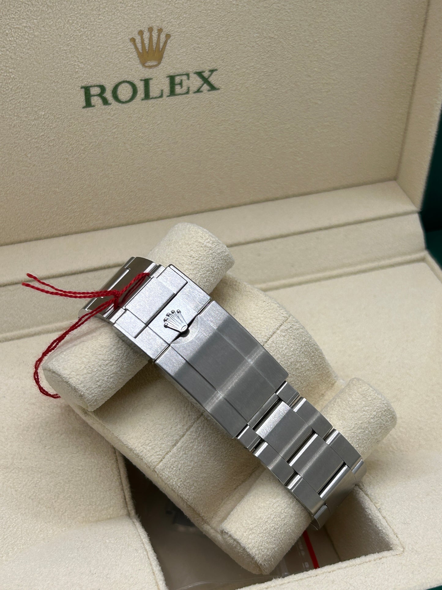 Rolex Explorer II - White Dial - Ref 226570 - Year 2024 - Like new, Unworn