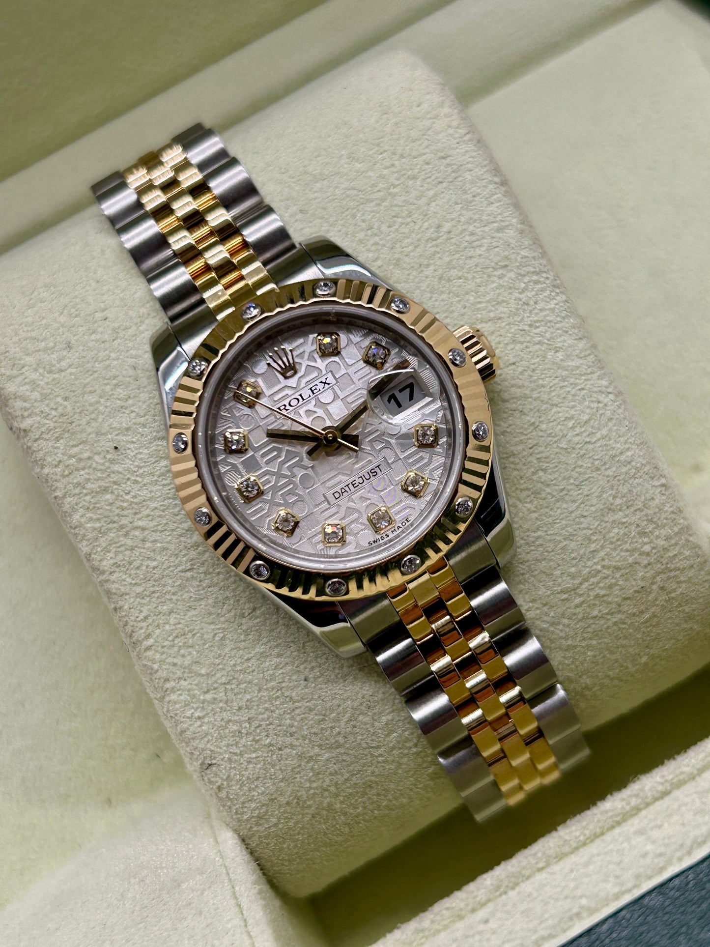Rolex Lady-Datejust 26mm - 18Kt Yellow Golod & Steel - Bezel and Dial Diamonds - Year 2005
