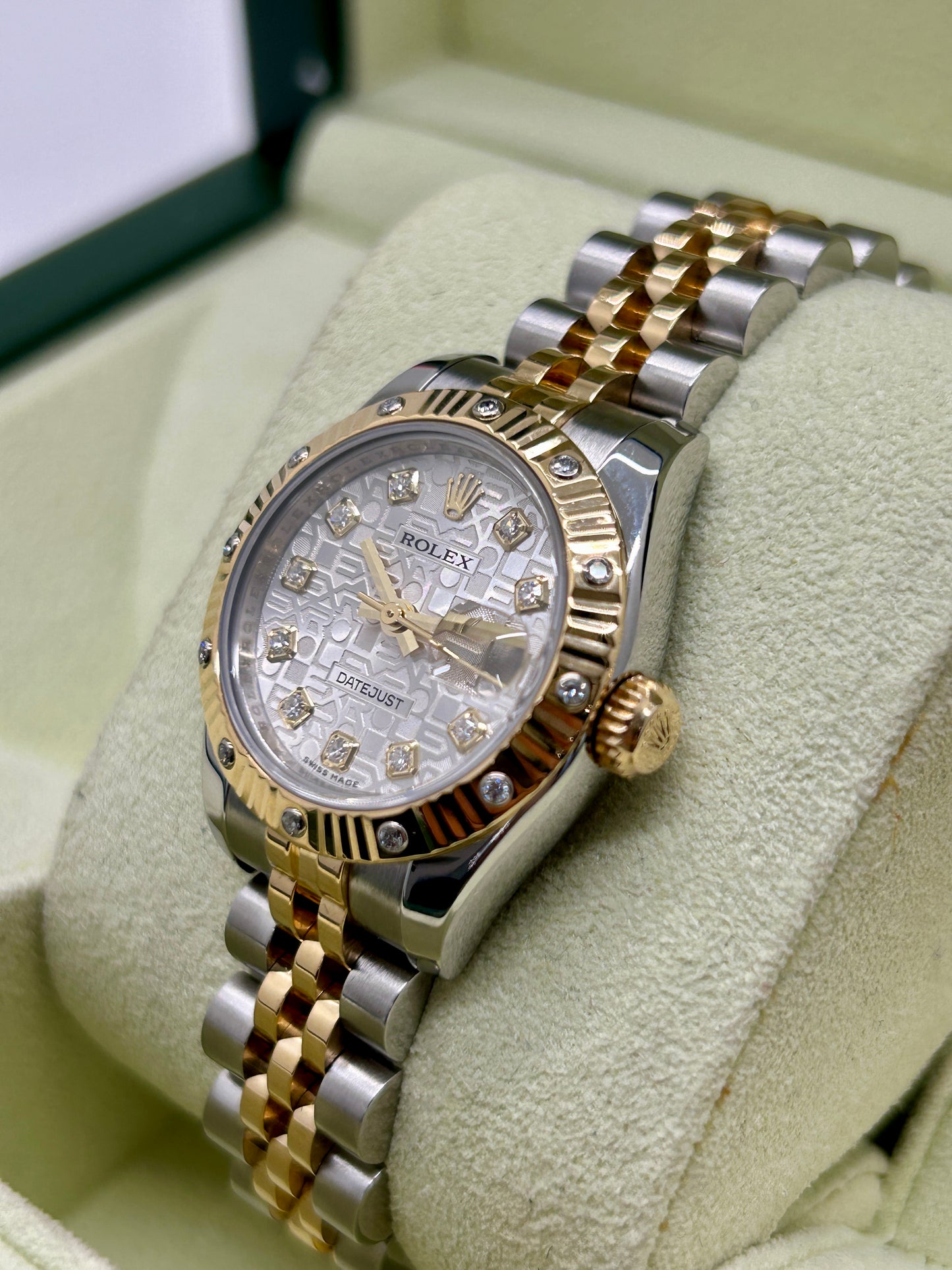 Rolex Lady-Datejust 26mm - 18Kt Yellow Golod & Steel - Bezel and Dial Diamonds - Year 2005