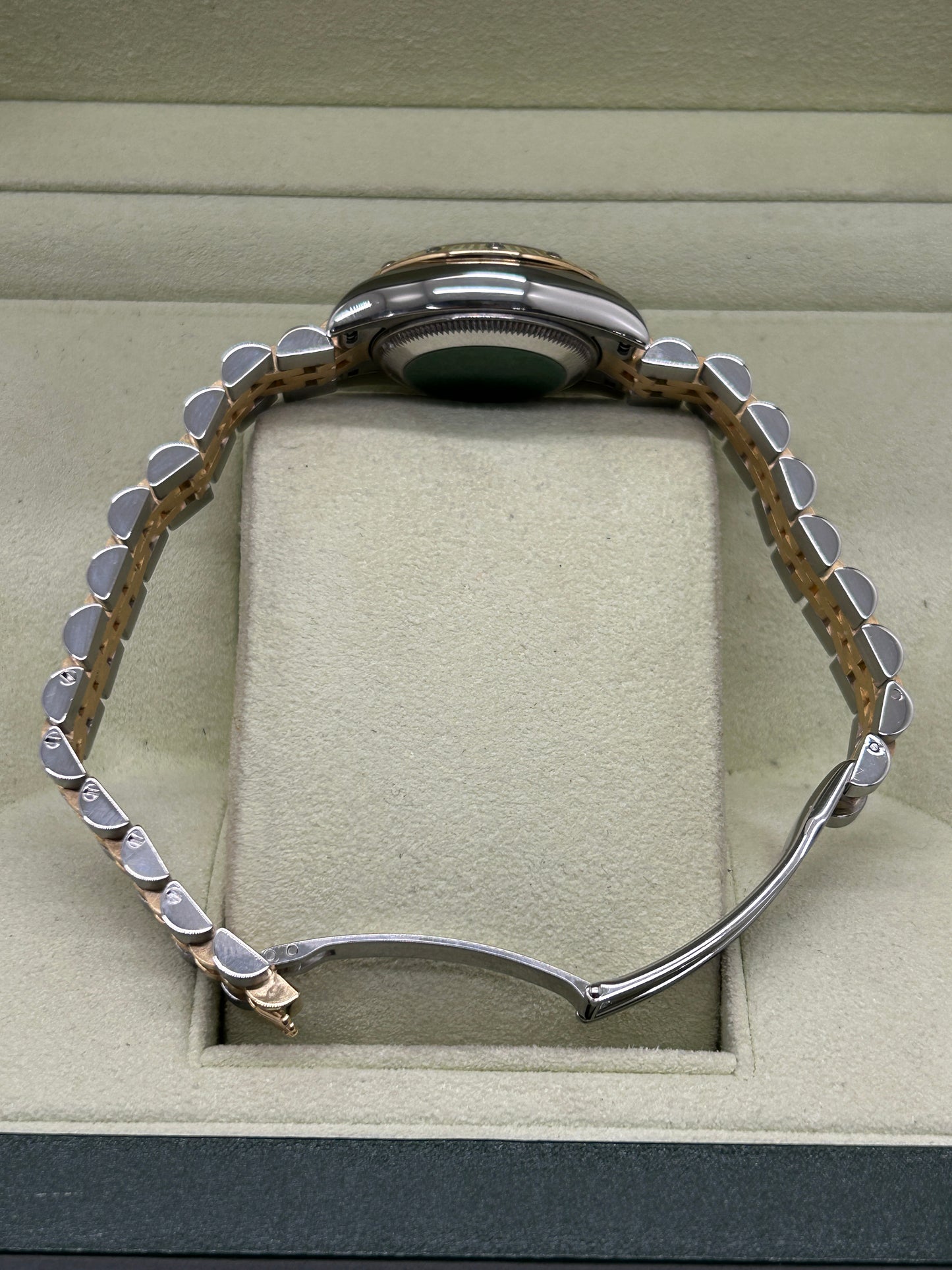 Rolex Lady-Datejust 26mm - 18Kt Yellow Golod & Steel - Bezel and Dial Diamonds - Year 2005