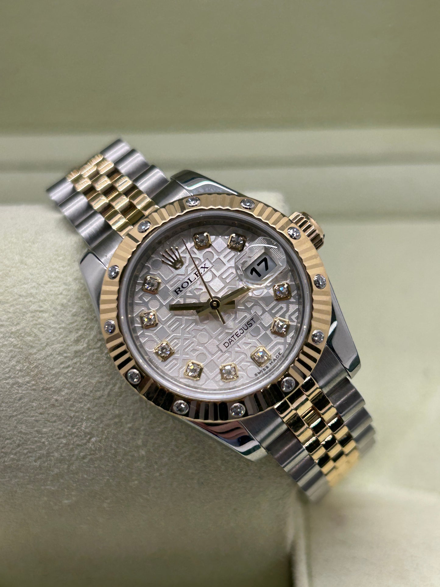 Rolex Lady-Datejust 26mm - 18Kt Yellow Golod & Steel - Bezel and Dial Diamonds - Year 2005
