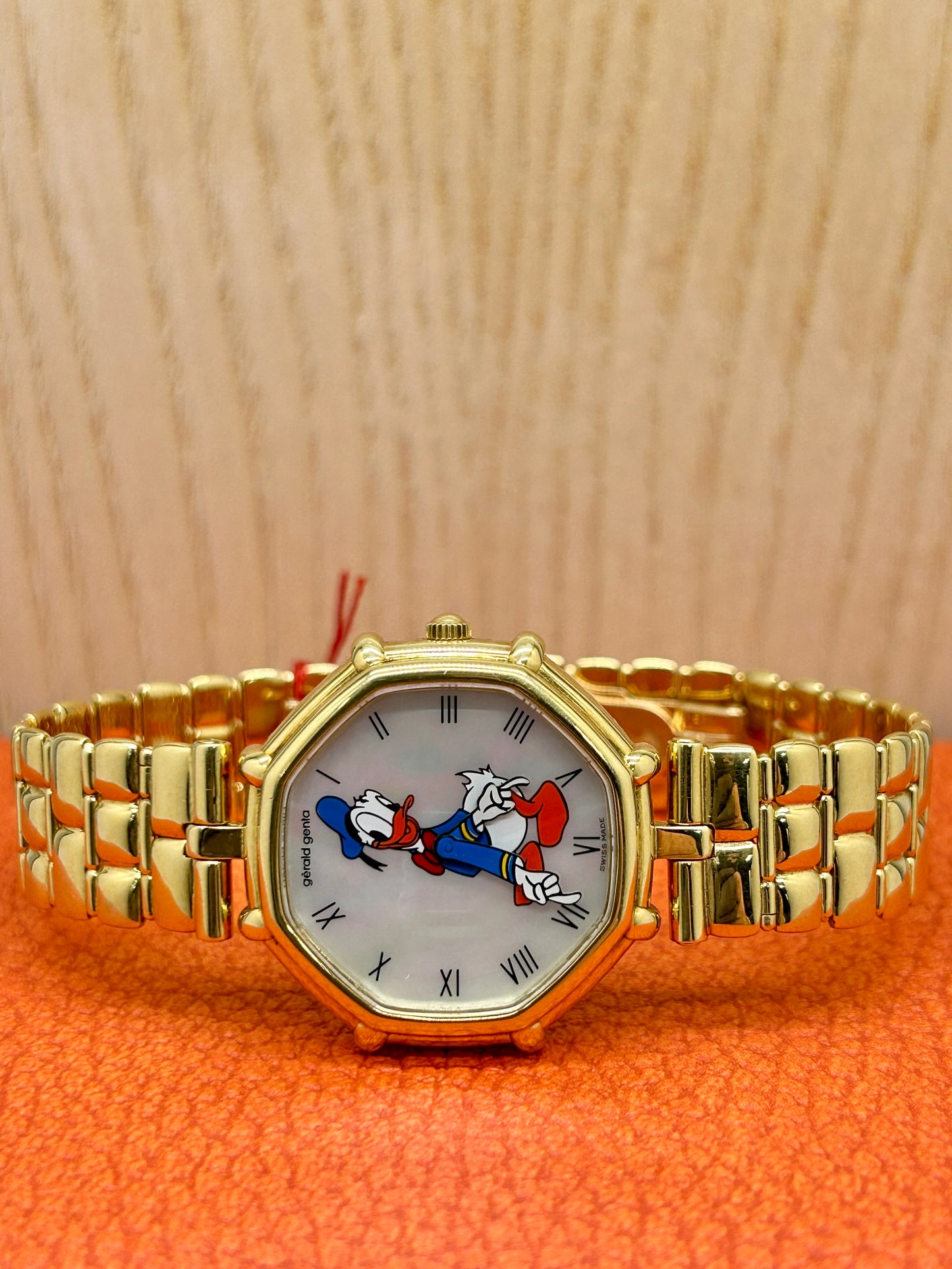 Gerald Genta Donald Duck - Yellow Gold - MOP 31mm Dial