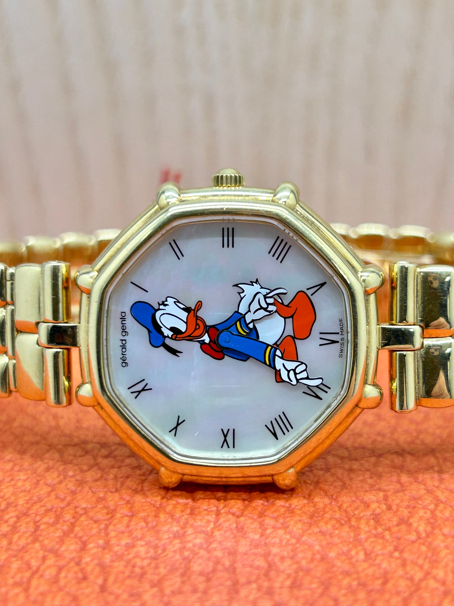 Gerald Genta Donald Duck - Yellow Gold - MOP 31mm Dial