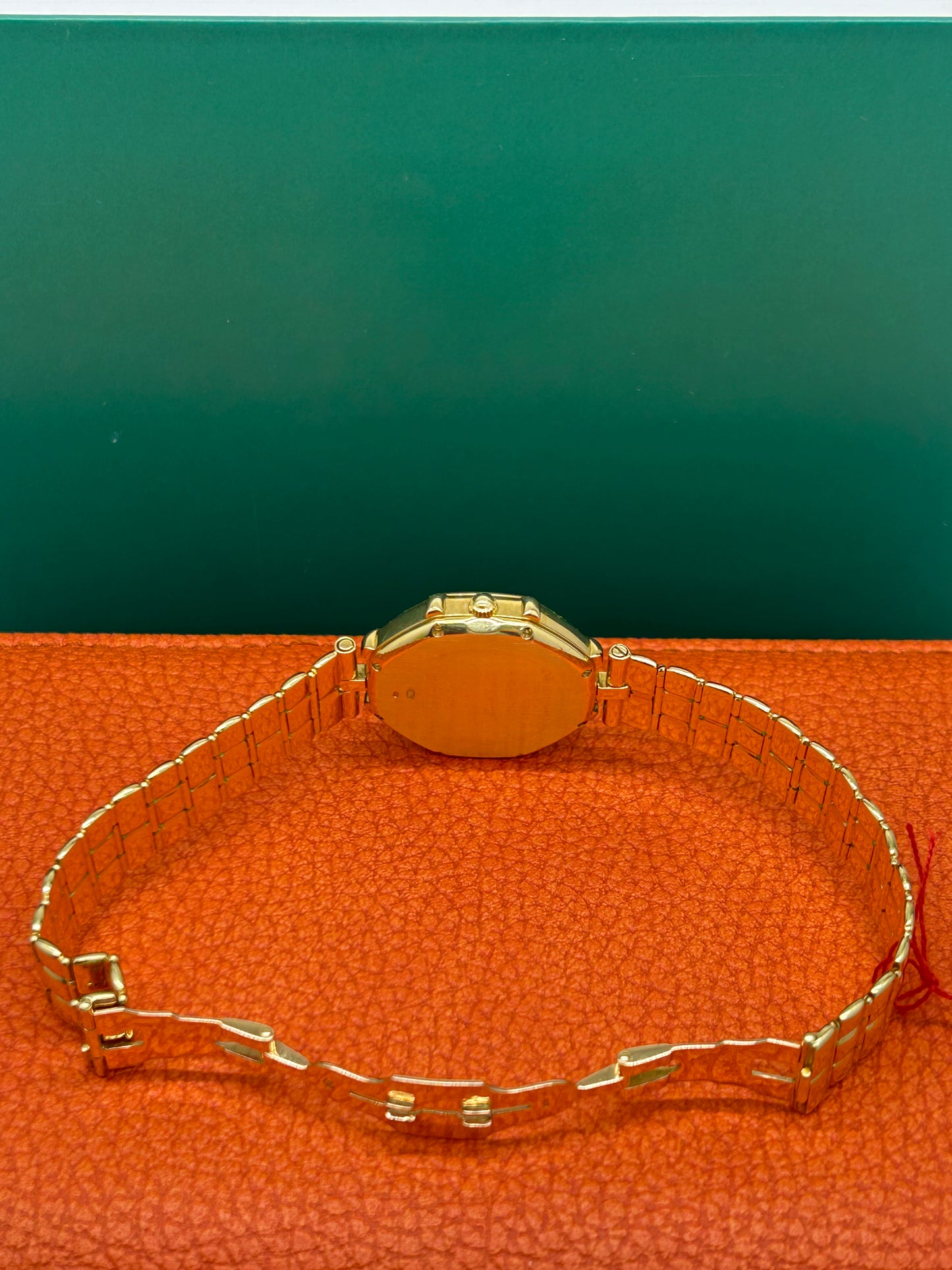 Gerald Genta Donald Duck - Yellow Gold - MOP 31mm Dial
