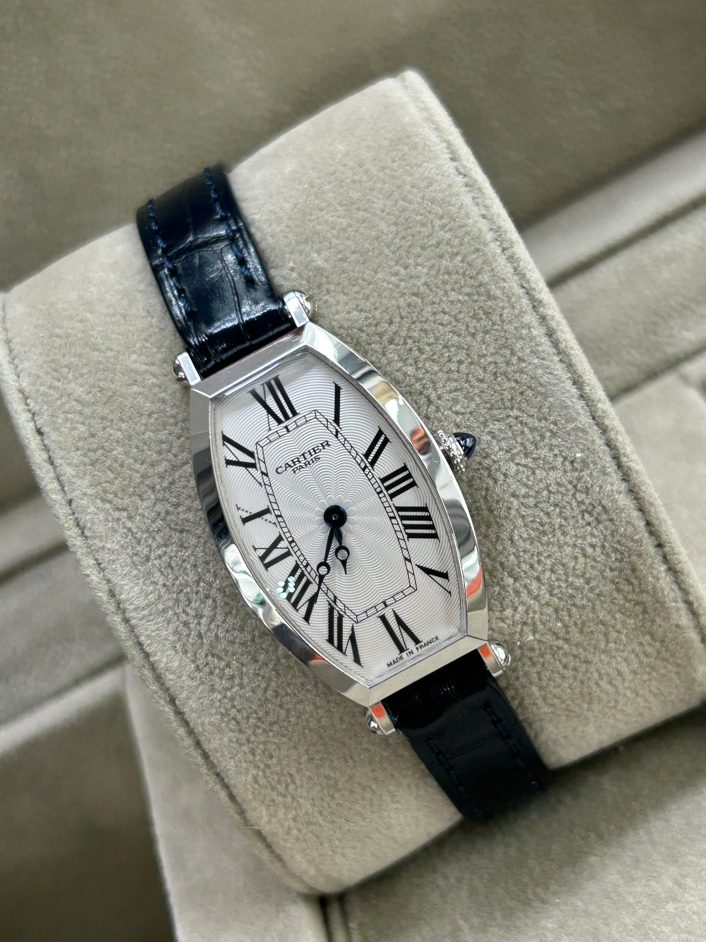Cartier Tonneau Lady - Mechanical - Ref.2555F - 31X21mm - Platinum
