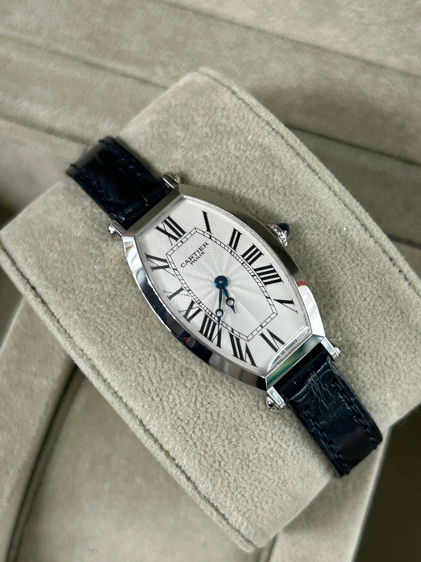 Cartier Tonneau Lady - Mechanical - Ref.2555F - 31X21mm - Platinum