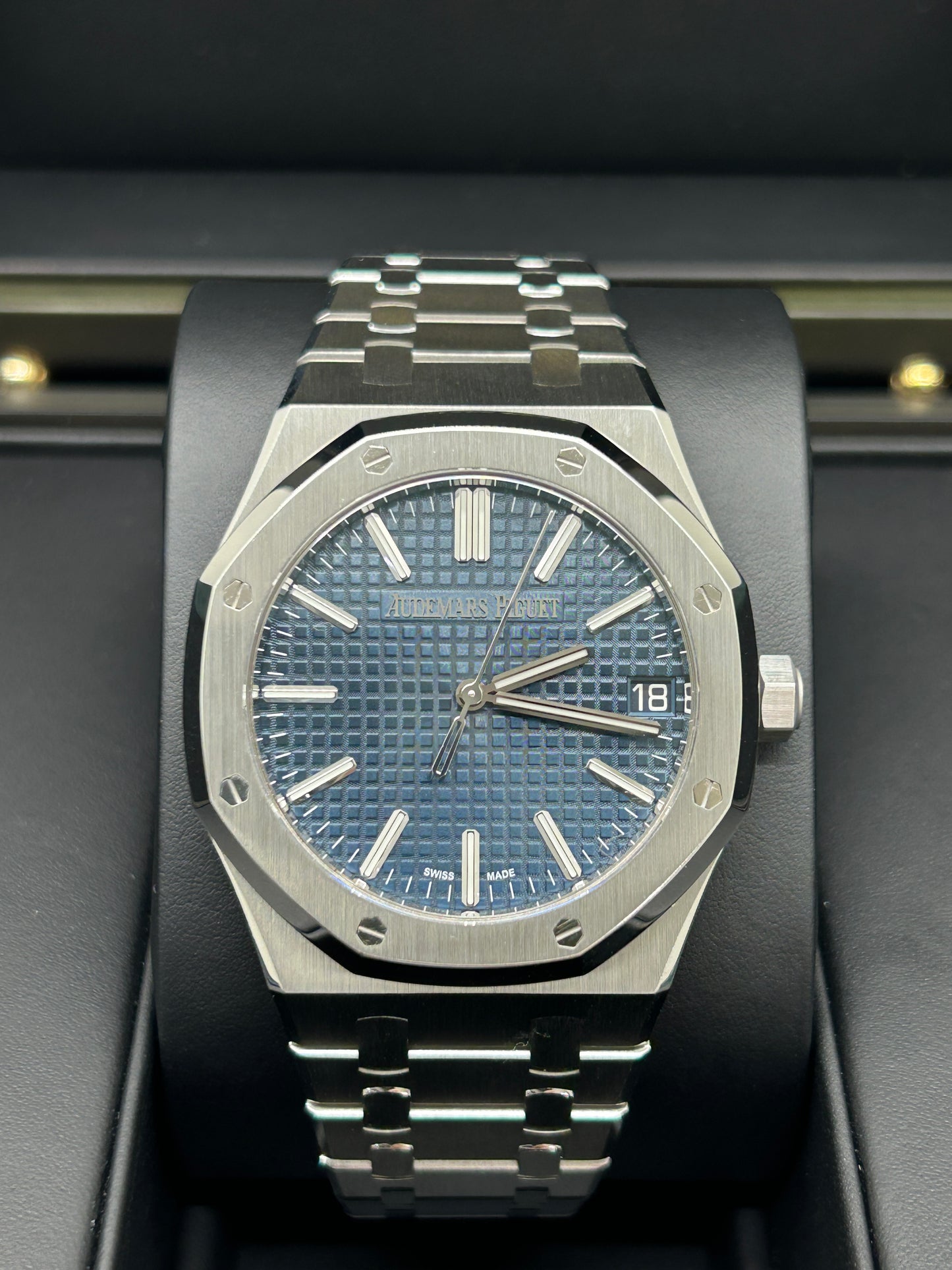 Audemars Piguet Royal Oak Selfwinding "50th Anniversary" - Blue Dial - 41mm - Ref 15510ST.OO.13 - 2022