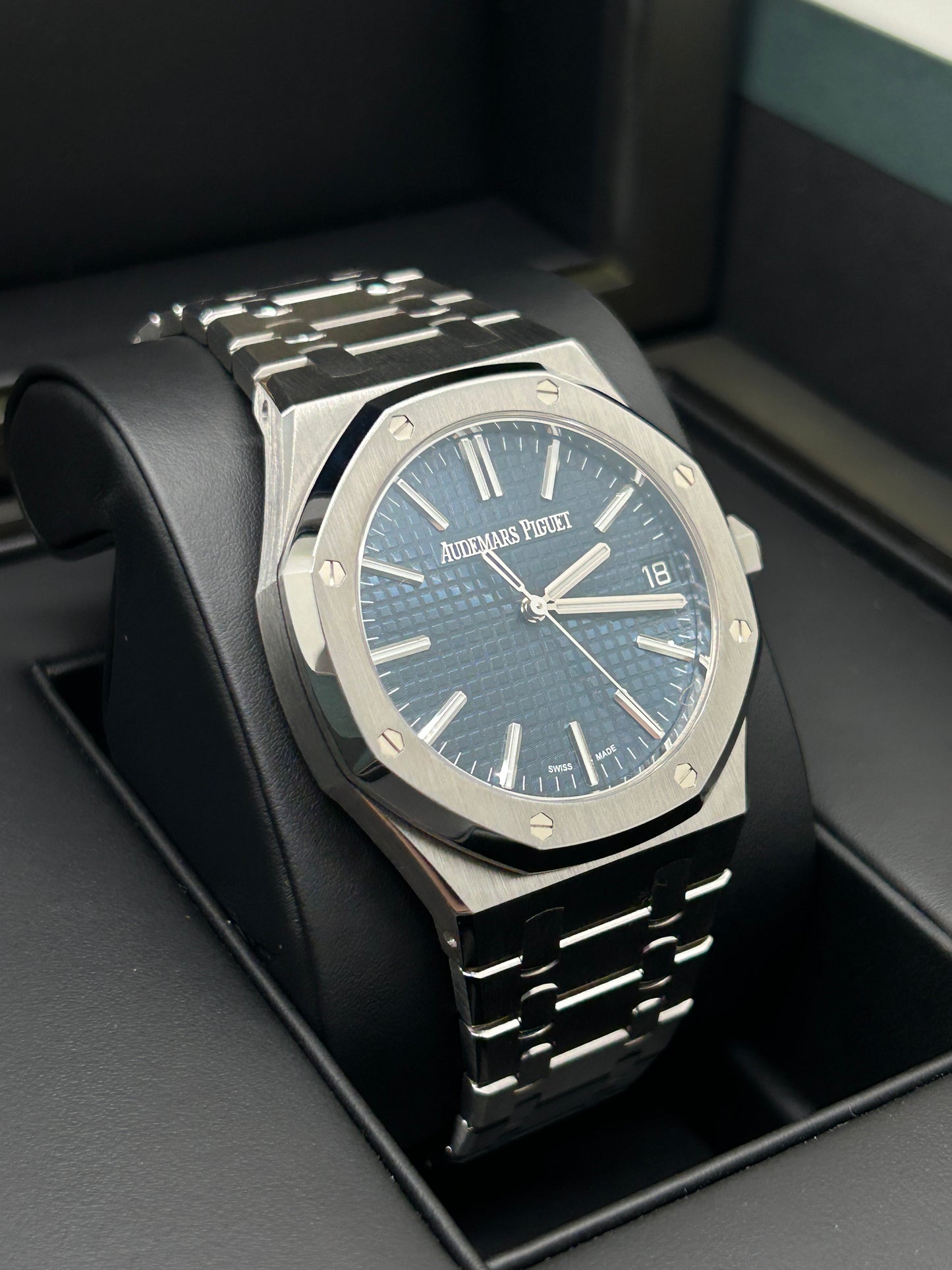 Audemars Piguet Royal Oak Selfwinding "50th Anniversary" - Blue Dial - 41mm - Ref 15510ST.OO.13 - 2022