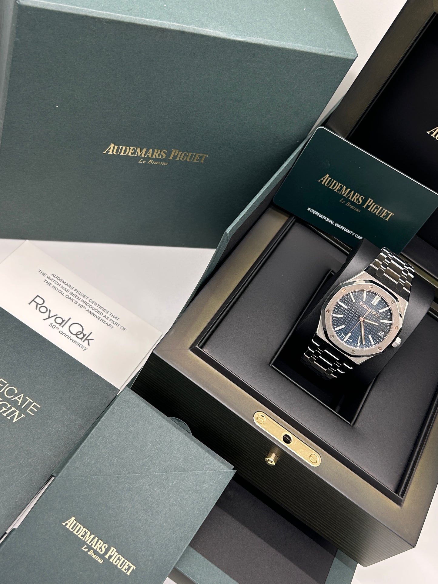 Audemars Piguet Royal Oak Selfwinding "50th Anniversary" - Blue Dial - 41mm - Ref 15510ST.OO.13 - 2022