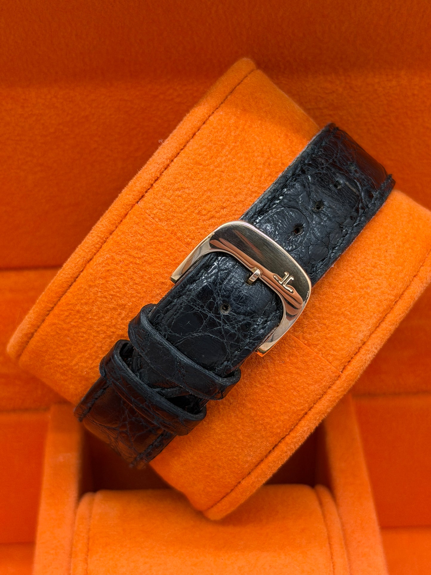 Jaeger-LeCoultre Reverso Classique - Classic Medium Monoface "Tribute" - Black Dial - 18kt Rose Gold - Ref 250.2.86