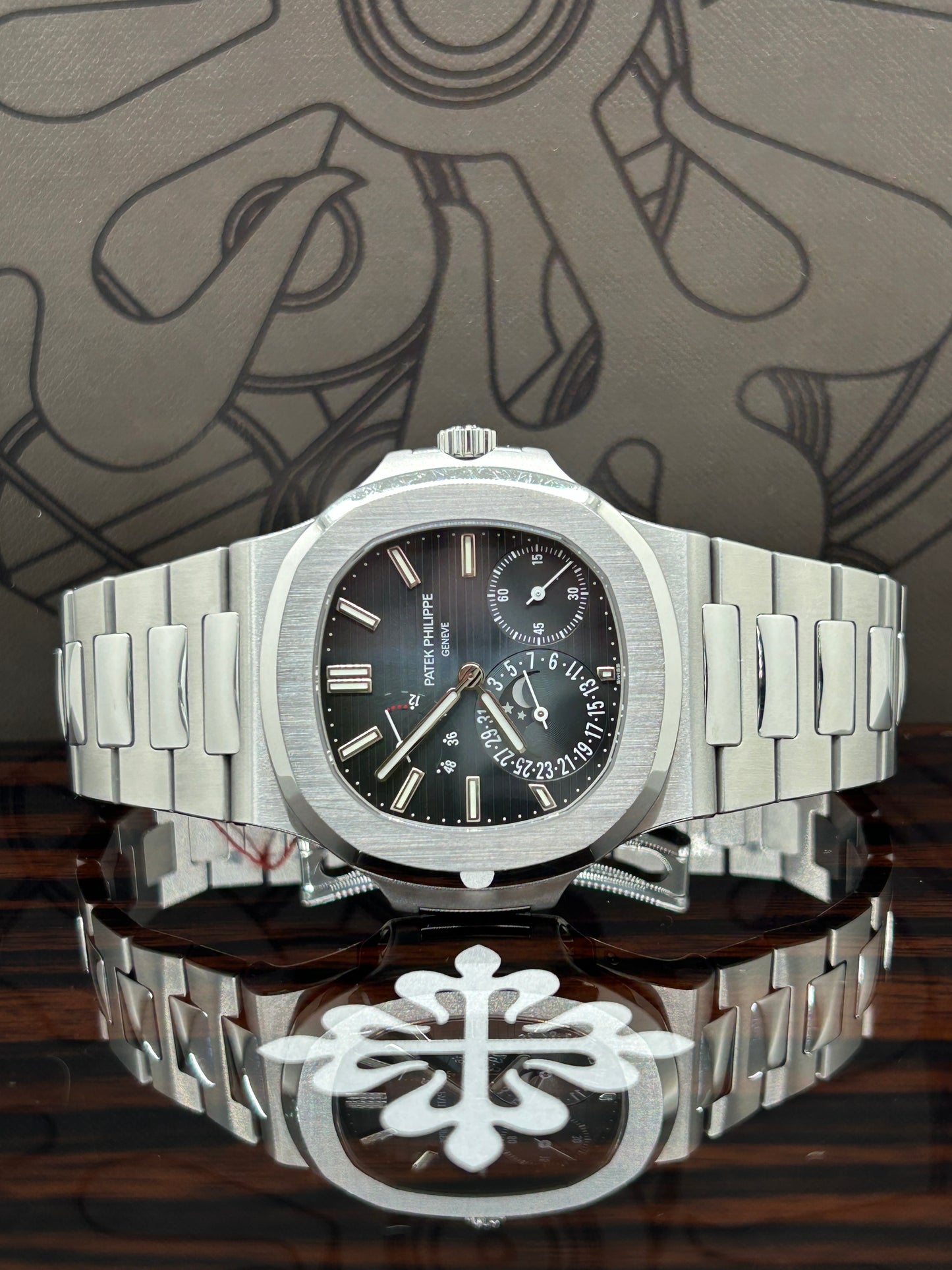 Patek Philippe Nautilus - Ref 5712/1A-001 - Blue Dial - Unpolished - Year 2019