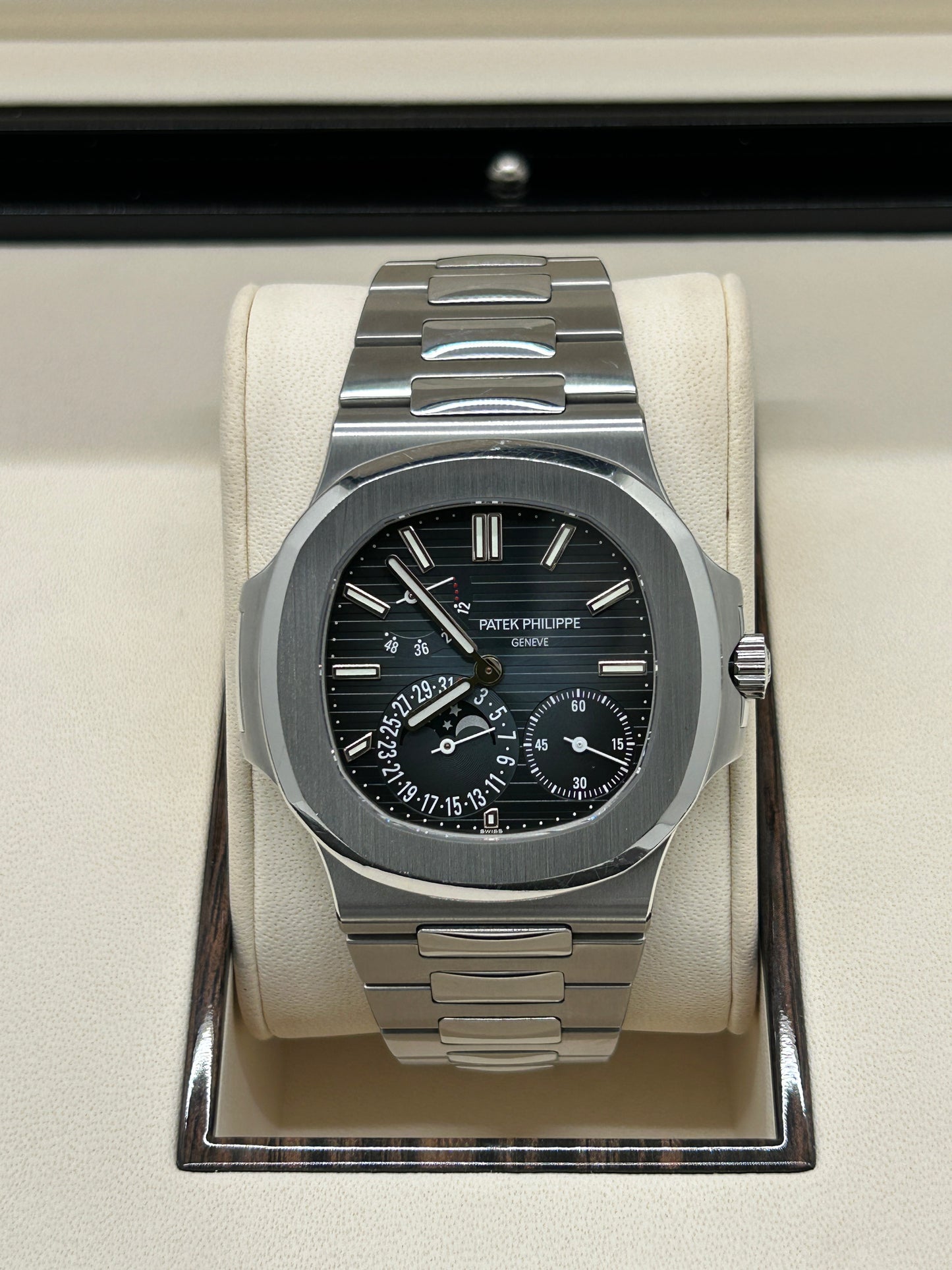 Patek Philippe Nautilus - Ref 5712/1A-001 - Blue Dial - Unpolished - Year 2019
