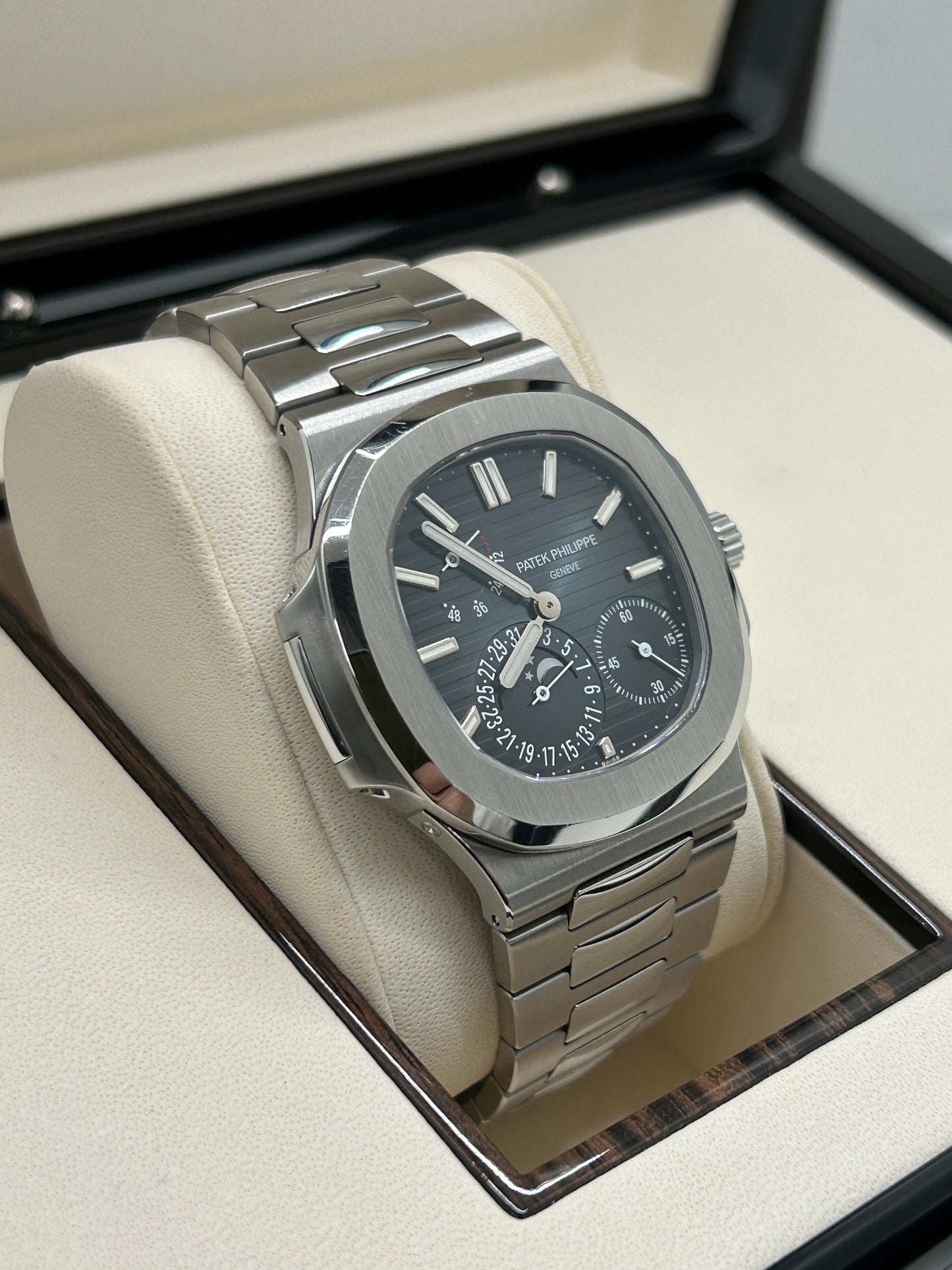 Patek Philippe Nautilus - Ref 5712/1A-001 - Blue Dial - Unpolished - Year 2019