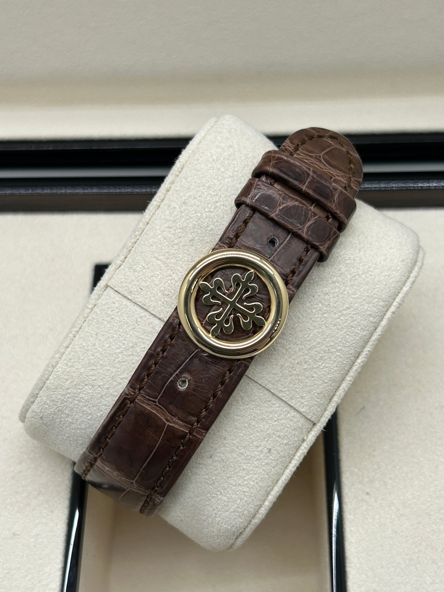 Patek Philippe World Time 38.5mm - Enamel Dial - 18Kt Yellow Gold - Ref. 5231J-001 - Year 2019