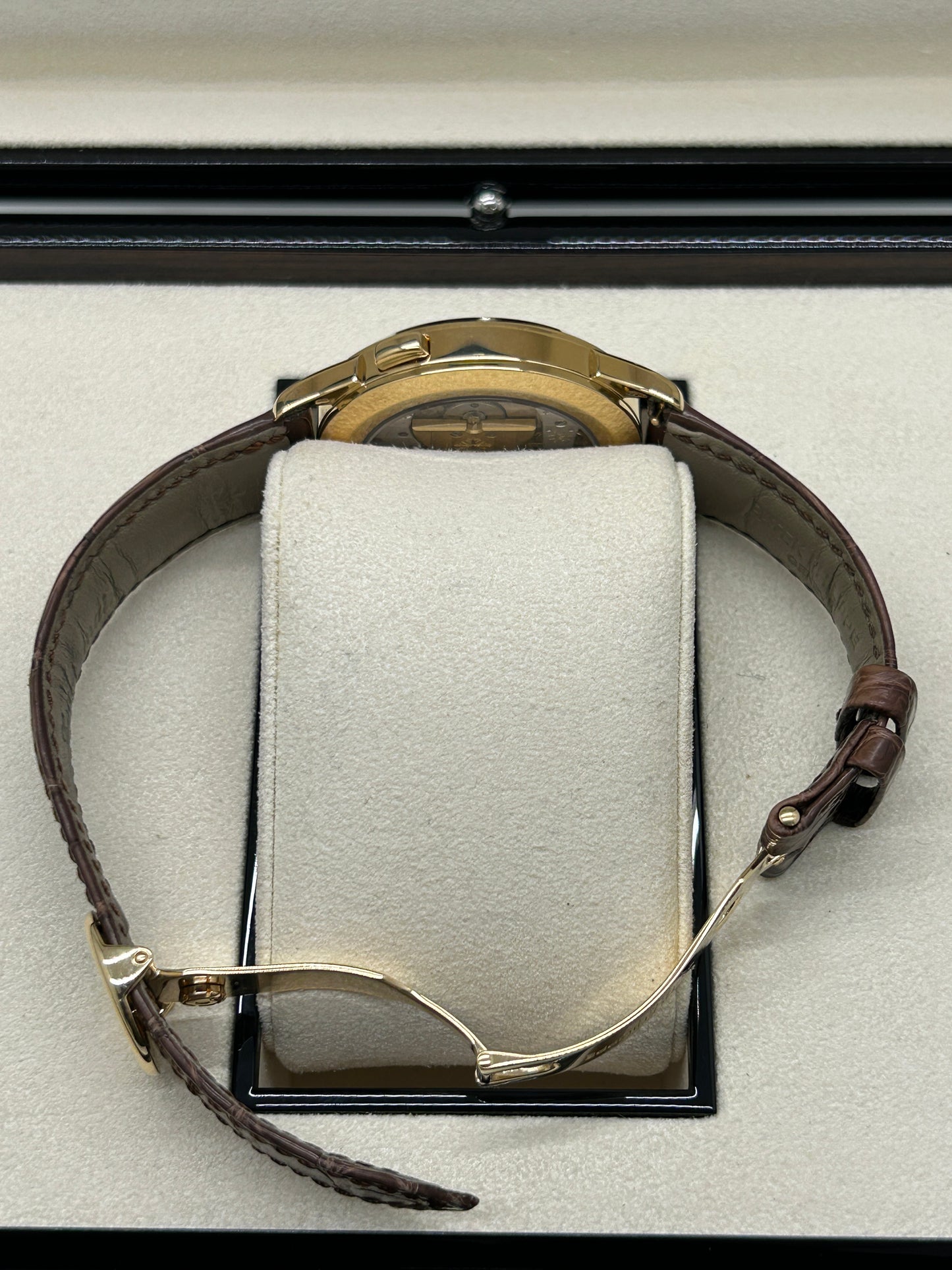 Patek Philippe World Time 38.5mm - Enamel Dial - 18Kt Yellow Gold - Ref. 5231J-001 - Year 2019