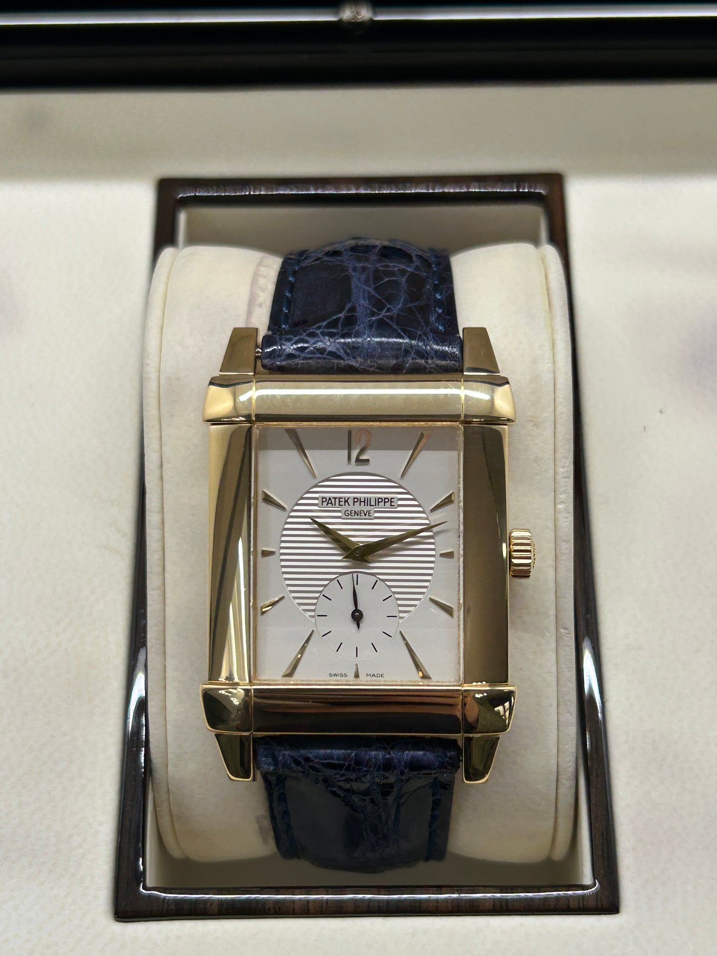 Patek Philippe Gondolo 30mm - 18kt Yellow Gold - Ref. 5111R-001