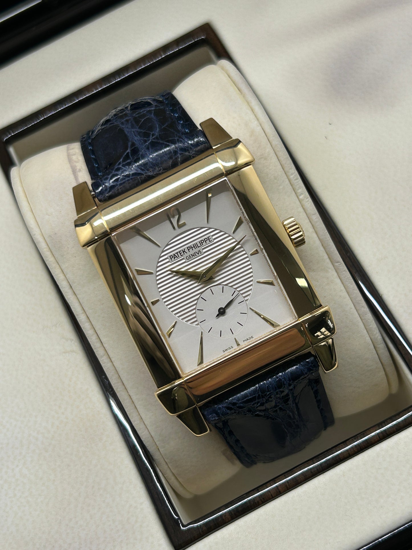Patek Philippe Gondolo 30mm - 18kt Yellow Gold - Ref. 5111R-001
