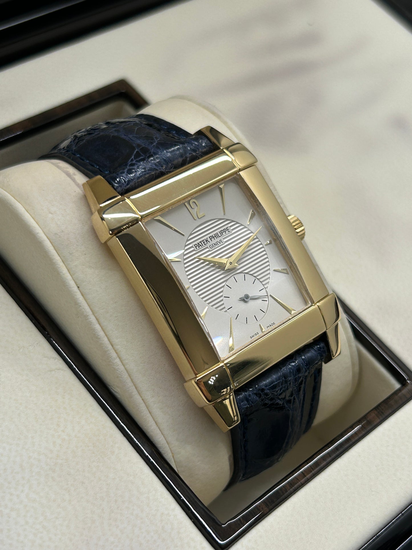 Patek Philippe Gondolo 30mm - 18kt Yellow Gold - Ref. 5111R-001
