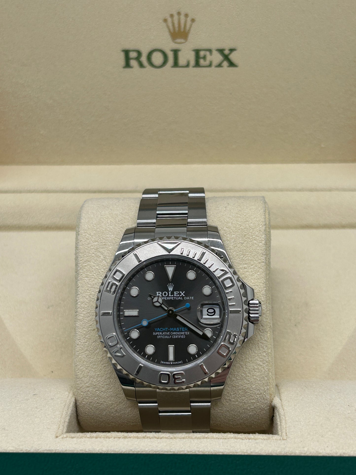 Rolex Yacht-Master 37mm - Rhodium Dial - Ref. 268622 - Like New 2023