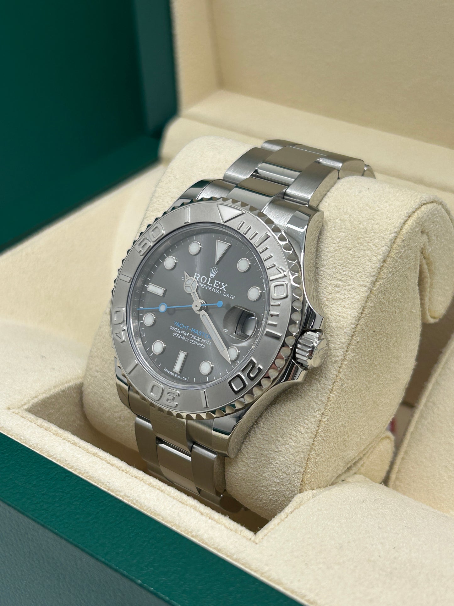 Rolex Yacht-Master 37mm - Rhodium Dial - Ref. 268622 - Like New 2023