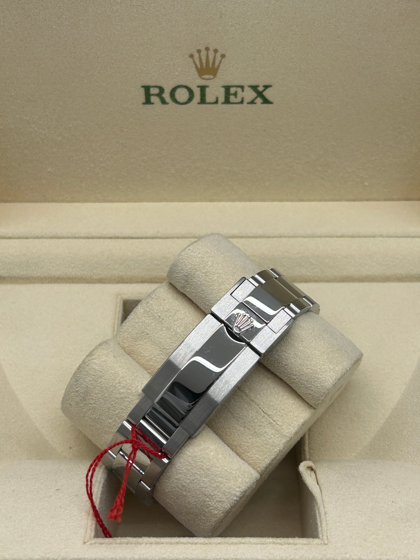 Rolex Yacht-Master 37mm - Rhodium Dial - Ref. 268622 - Like New 2023