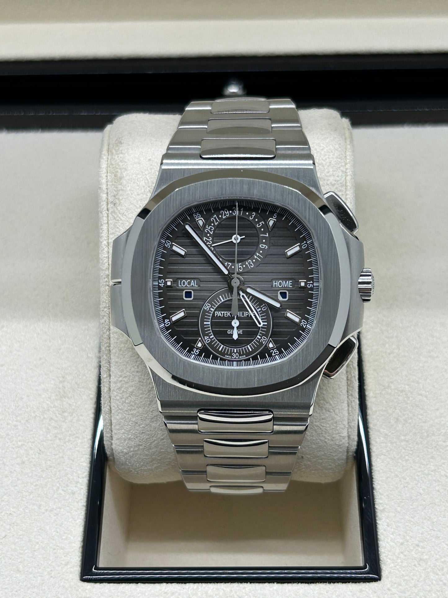 Patek Philippe Nautilus - Grey Dial - Ref 5990/1A-001 - Year 2015