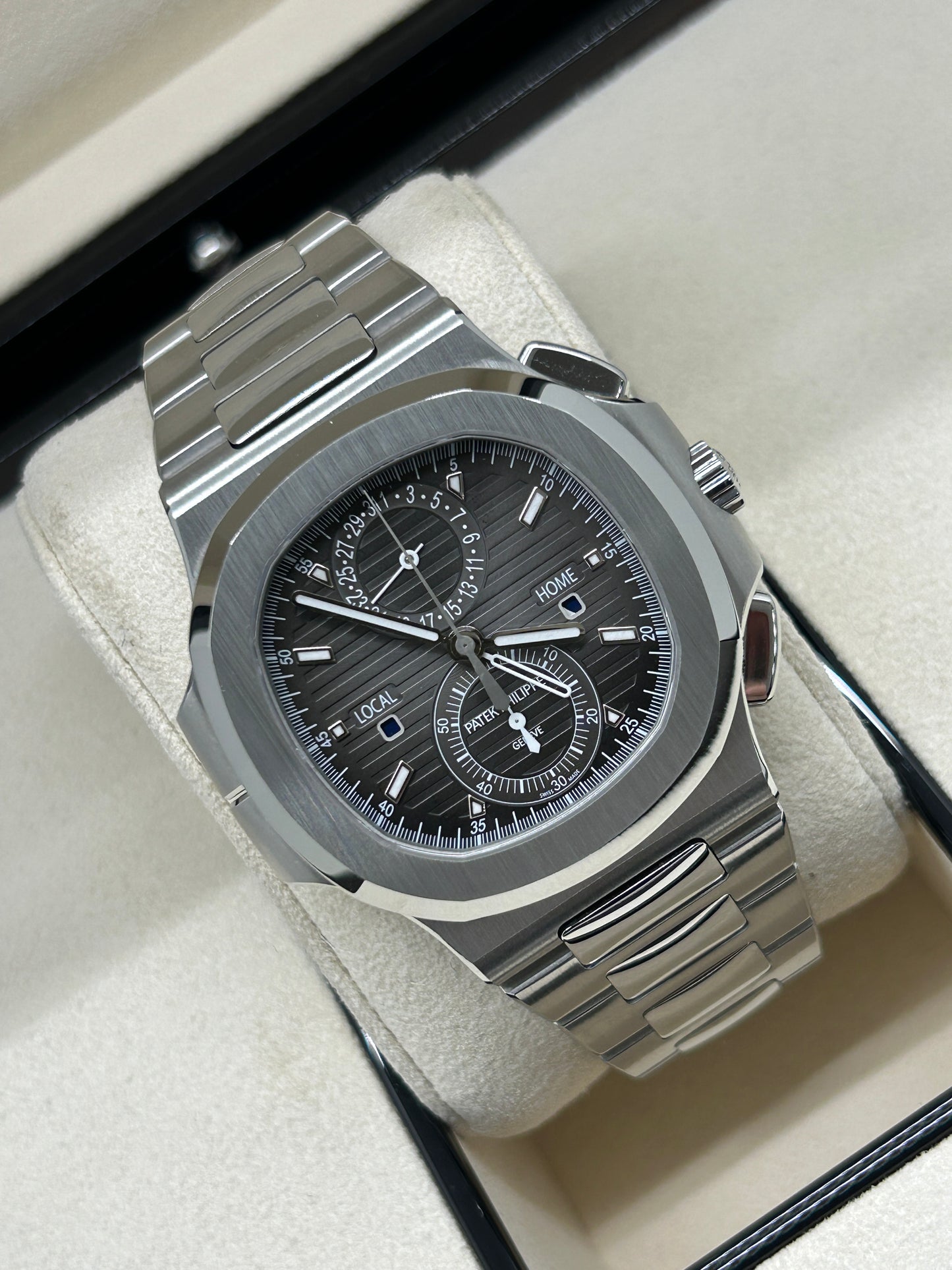 Patek Philippe Nautilus - Grey Dial - Ref 5990/1A-001 - Year 2015