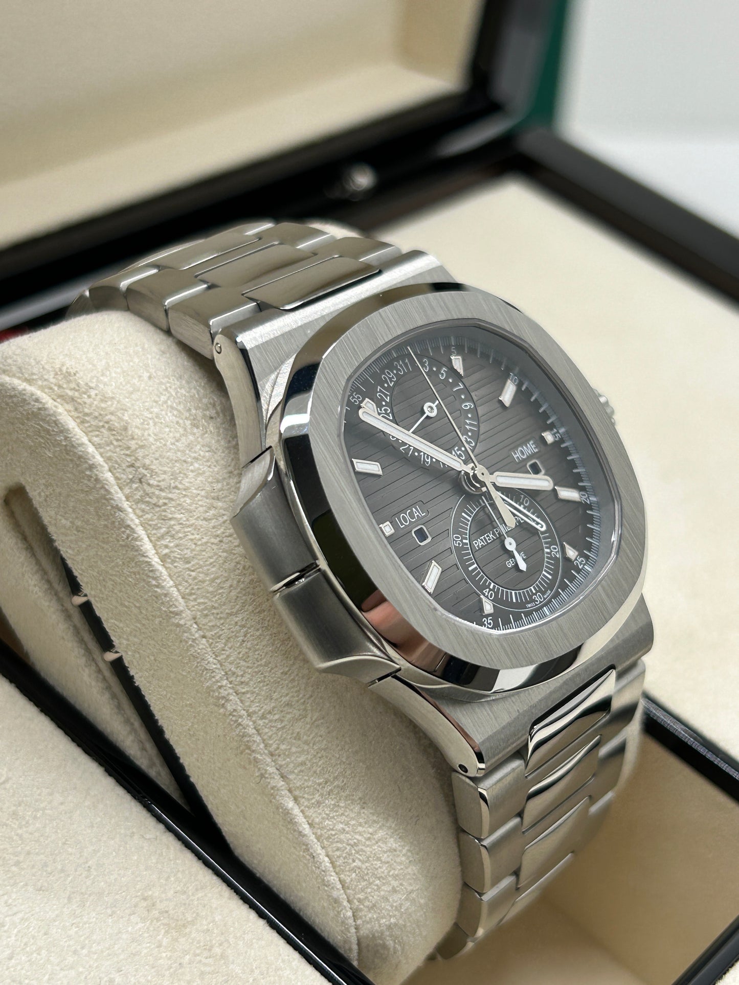 Patek Philippe Nautilus - Grey Dial - Ref 5990/1A-001 - Year 2015
